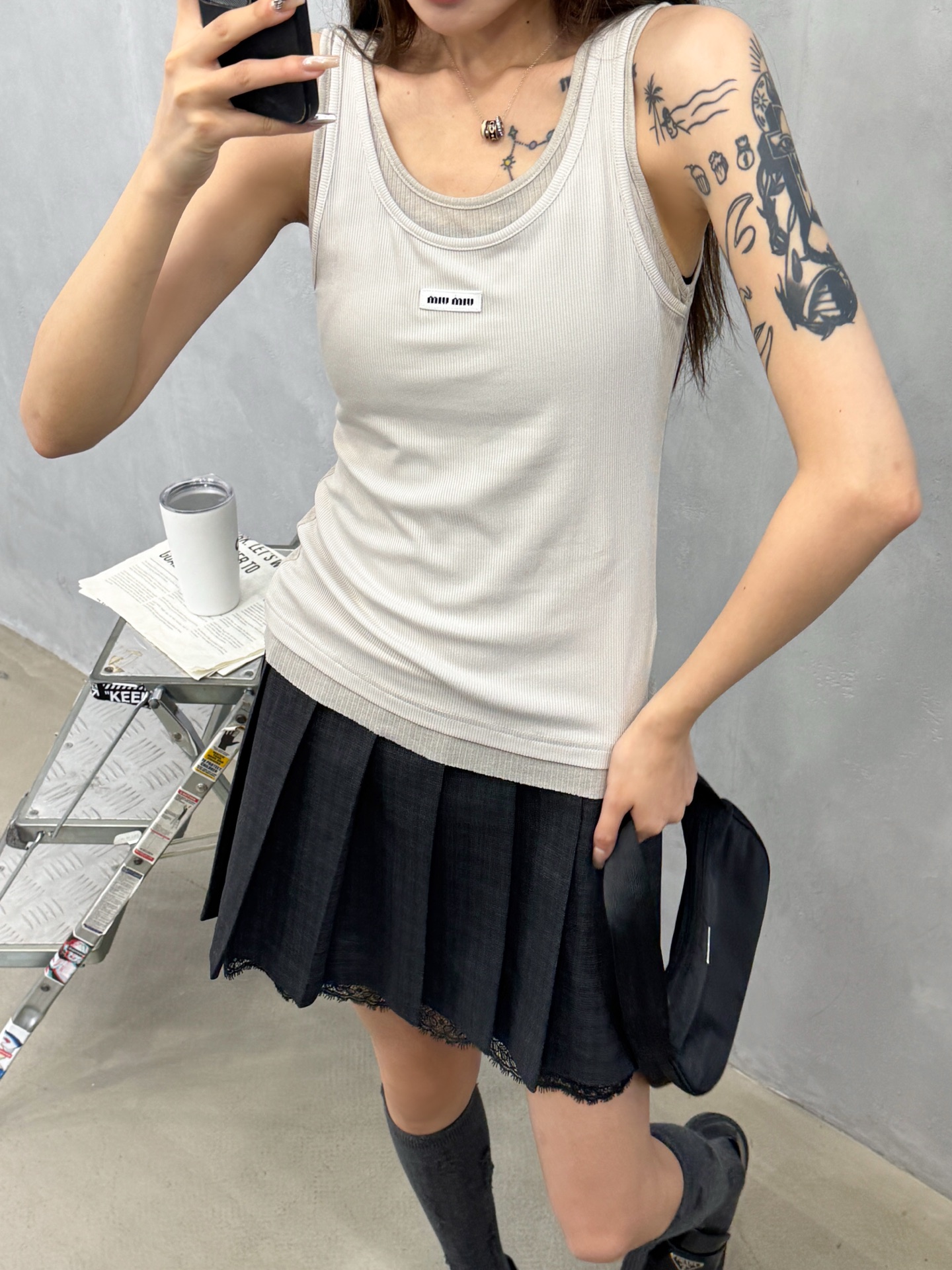 Miu ｜ 新款休闲背心，品牌经典刺绣标，进口莱赛尔羊毛面料，假两件款式做工，休闲时尚，尺码sml