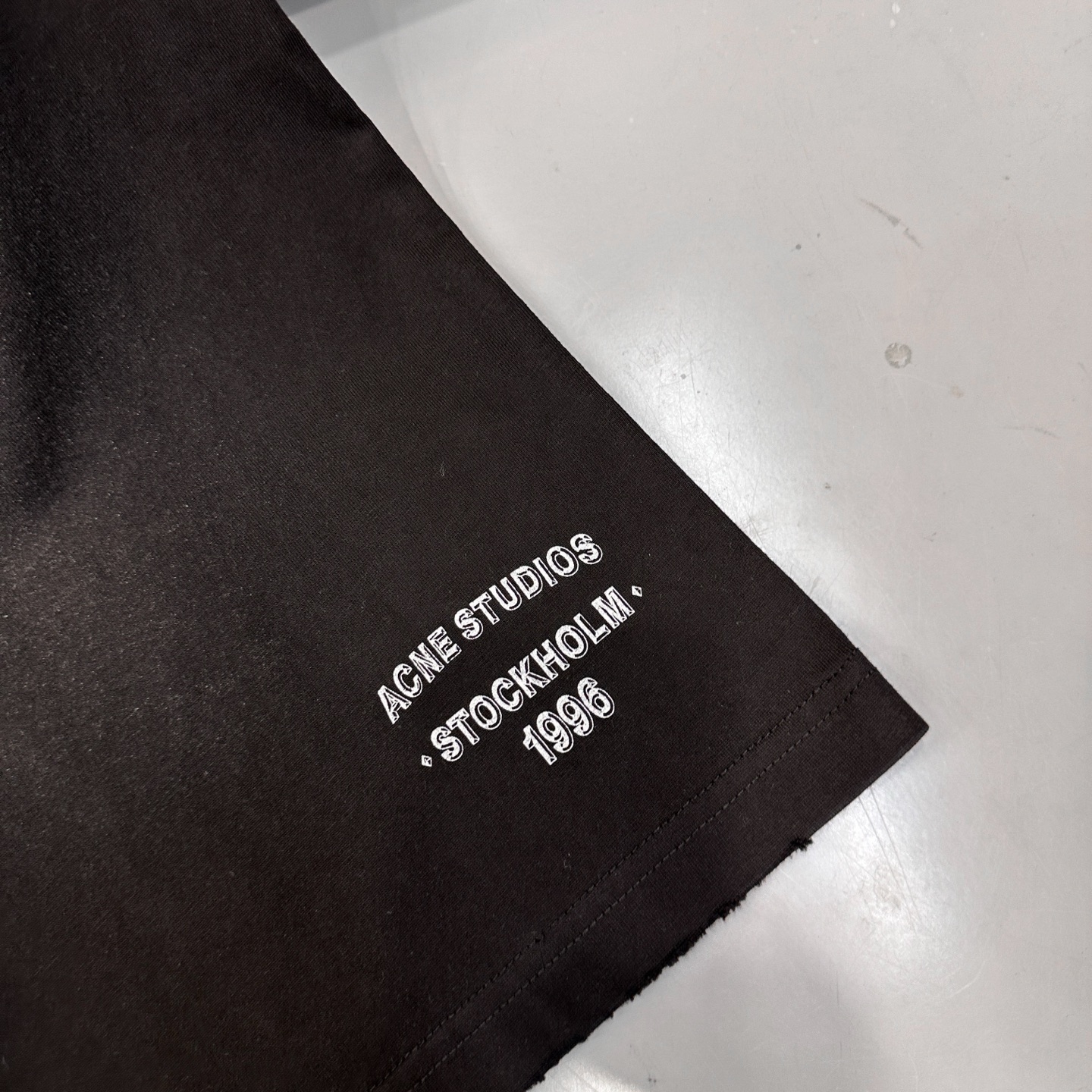 Acne ｜ 新款休闲短裤，成衣洗水喷色吊磨工艺加经典印花标，精梳全棉面料，男女同款，尺码sml