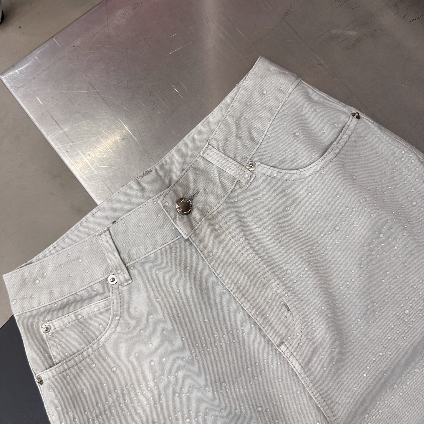 大王 ｜ 新款牛仔裤，成衣洗水炒色吊磨工艺加成衣烫钻，休闲时尚，尺码sml