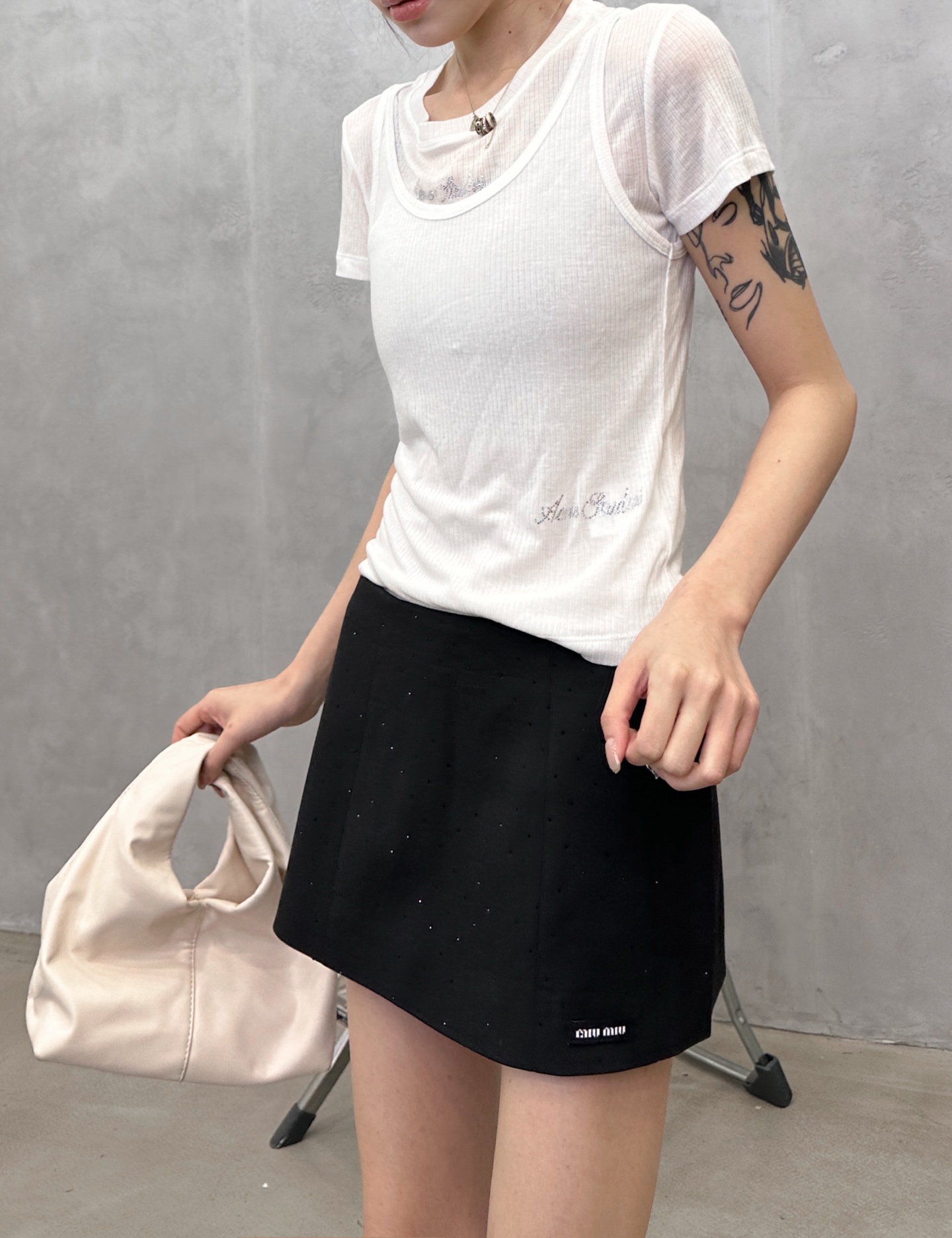 Miu ｜ 新款休闲短裙裤，品牌经典刺绣标，成衣烫钻工艺，时尚休闲，尺码sml