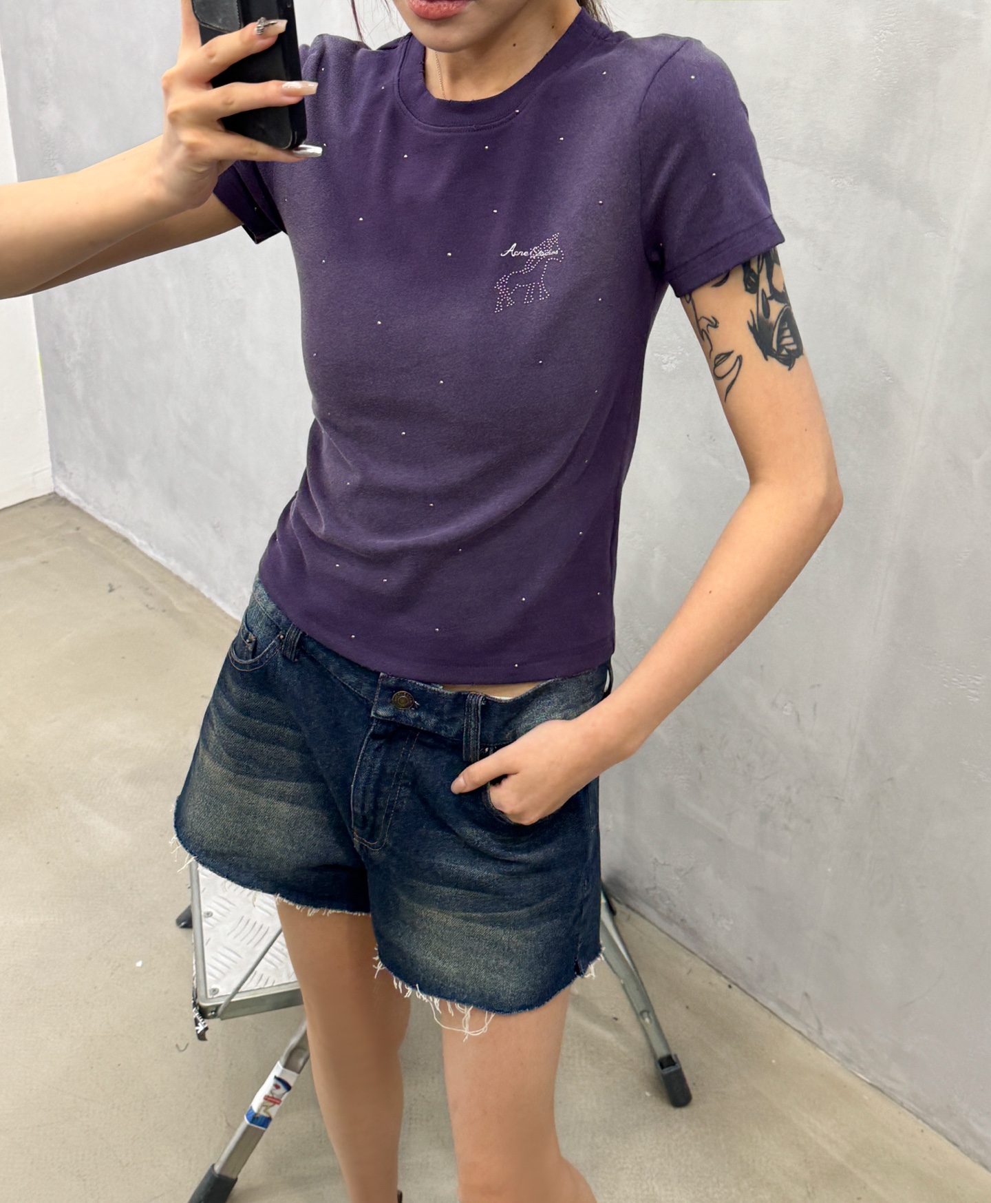 Acne ｜ 新款短袖t，品牌经典烫钻标，成衣洗水炒色吊磨加全身烫钻工艺，休闲时尚，尺码sml