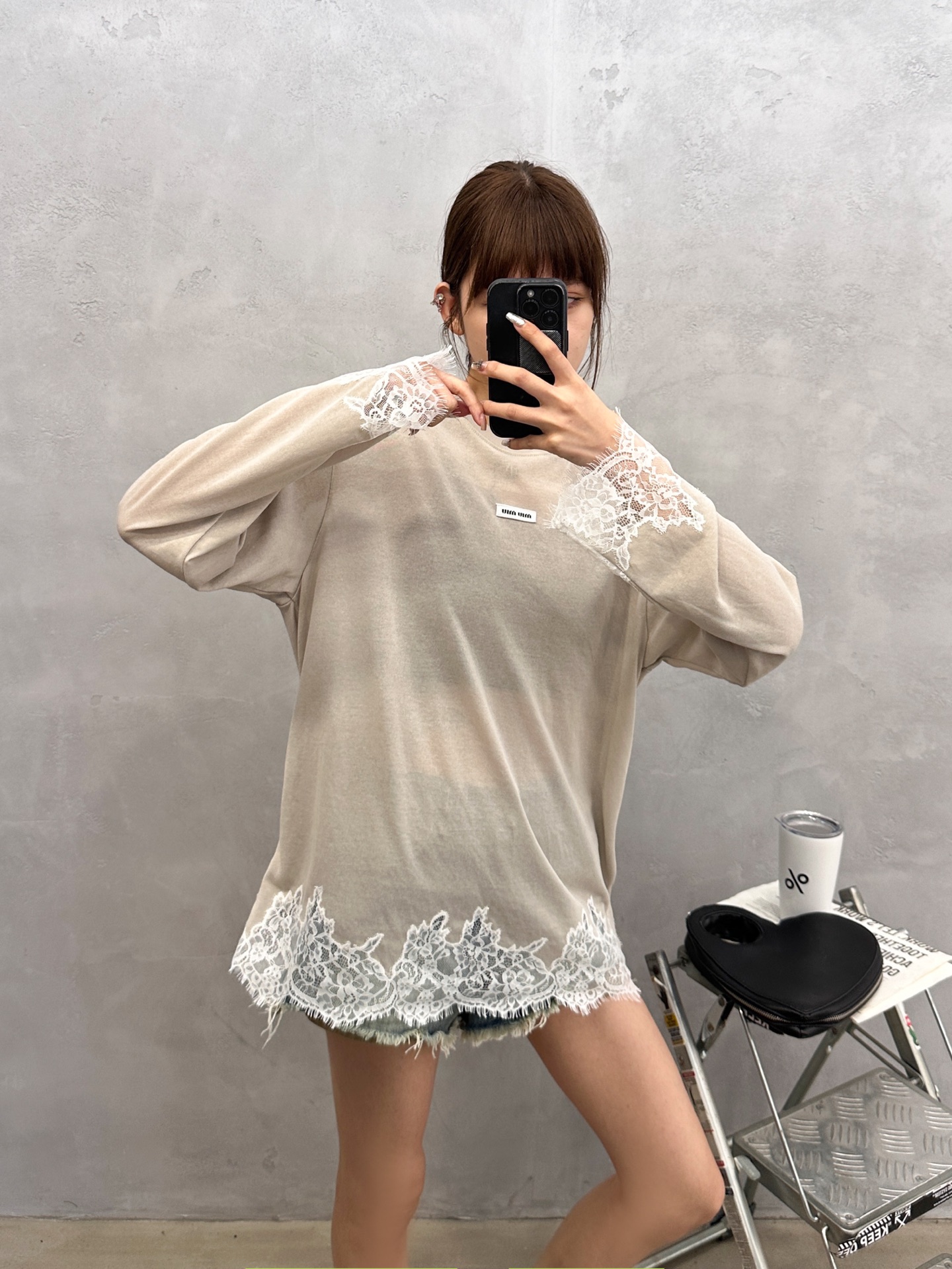 Miu ｜ 新款长袖打底，品牌经典刺绣标，进口高黏棉面料拼接多处蕾丝工艺，时尚休闲，尺码sml