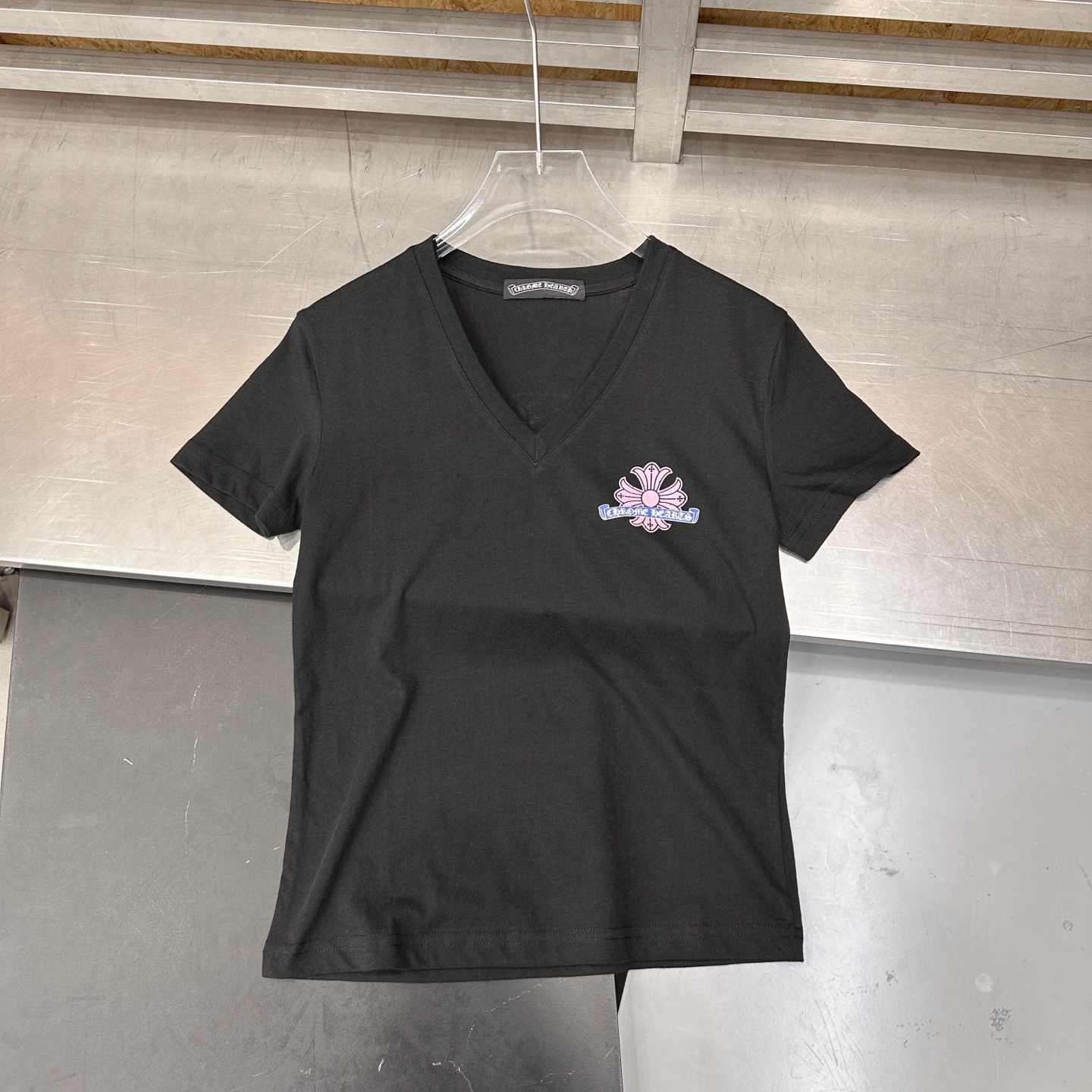克罗心 ｜ 新款短袖t，品牌经典印花标，全身多处彩色印花工艺，特别雪花棉面料，时尚休闲，尺码sml
