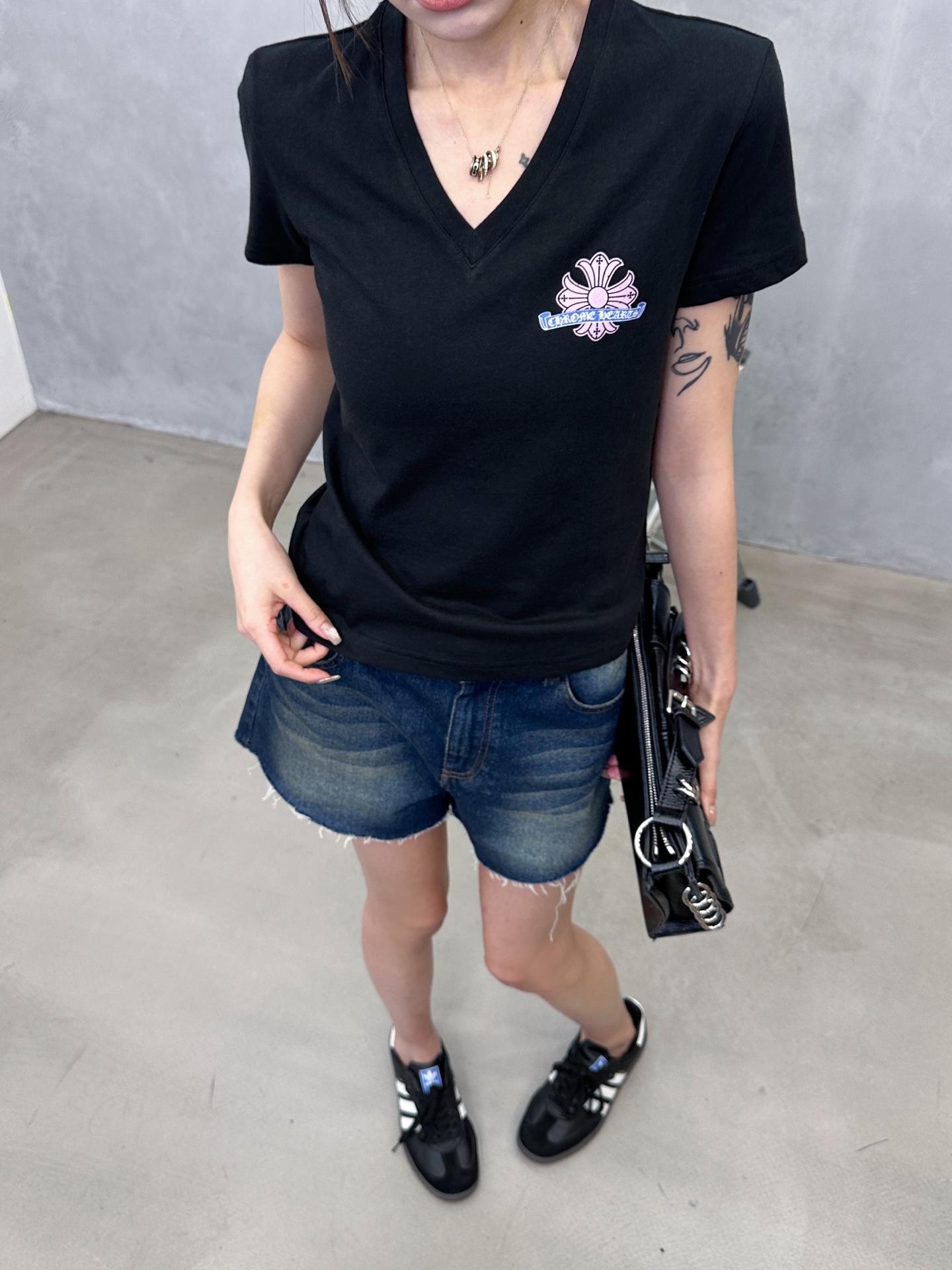 克罗心 ｜ 新款短袖t，品牌经典印花标，全身多处彩色印花工艺，特别雪花棉面料，时尚休闲，尺码sml