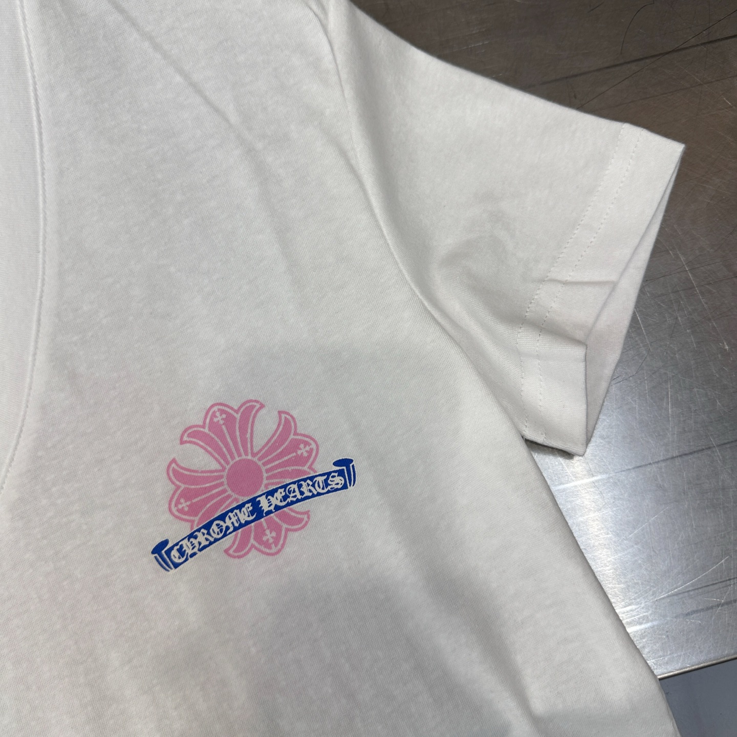 克罗心 ｜ 新款短袖t，品牌经典印花标，全身多处彩色印花工艺，特别雪花棉面料，时尚休闲，尺码sml