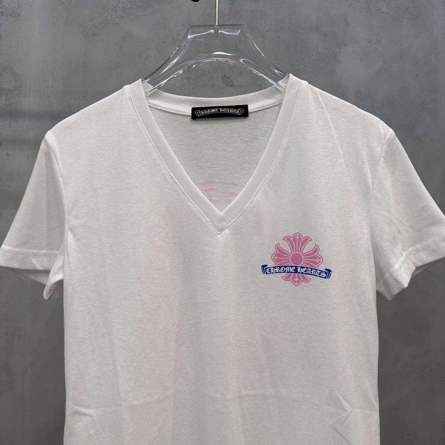 克罗心 ｜ 新款短袖t，品牌经典印花标，全身多处彩色印花工艺，特别雪花棉面料，时尚休闲，尺码sml