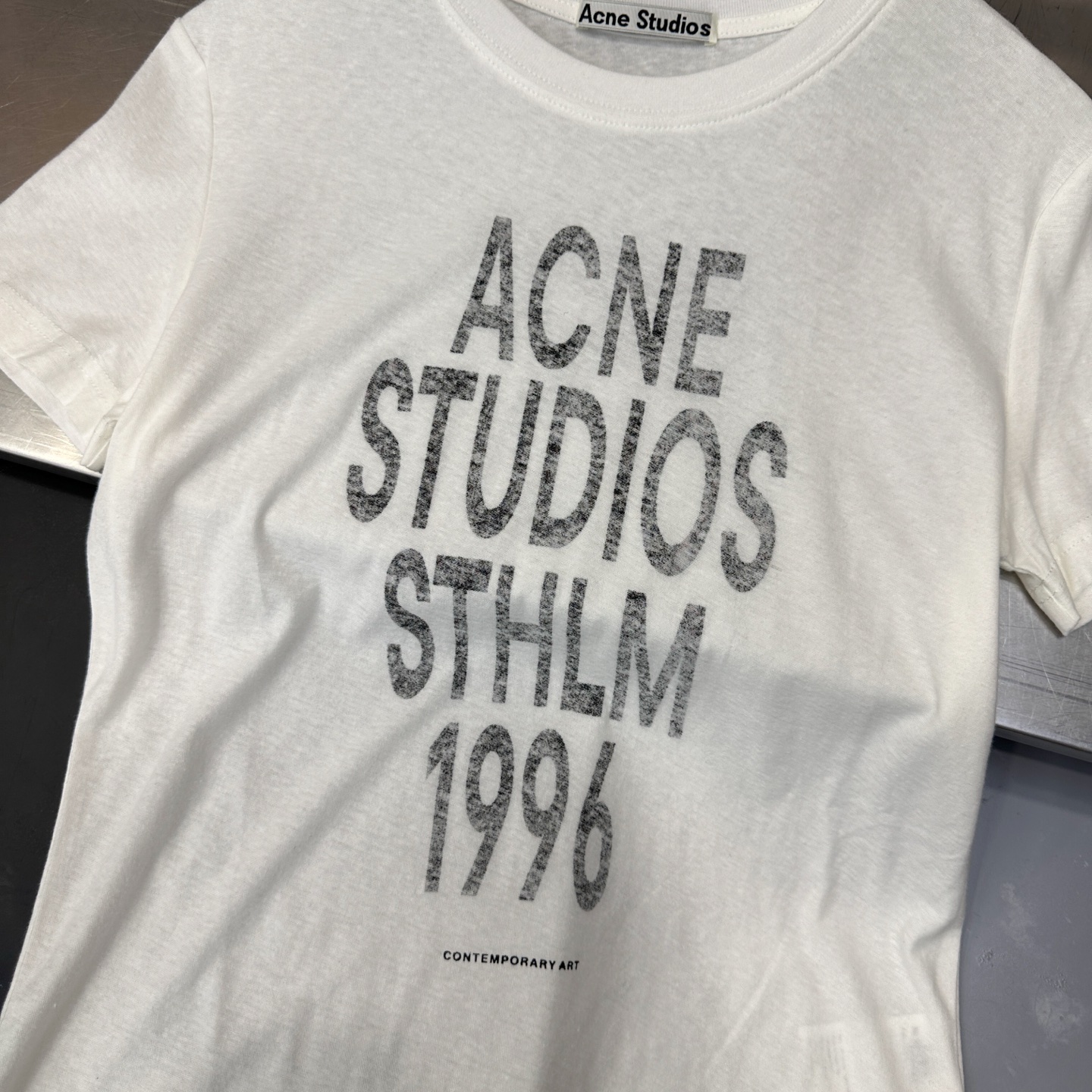 Acne ｜ 新款短袖t，成衣洗水加拔印印花工艺，进口亚麻棉面料，时尚休闲，尺码sml