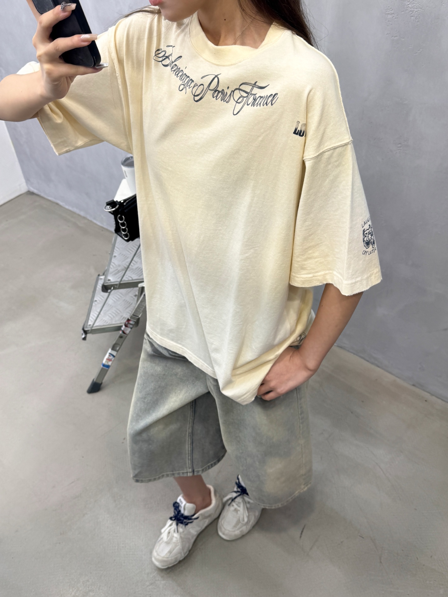 巴黎 ｜ 新款短袖t，成衣洗水喷色吊磨工艺加全身6处印花，休闲时尚，男女同款，尺码sml