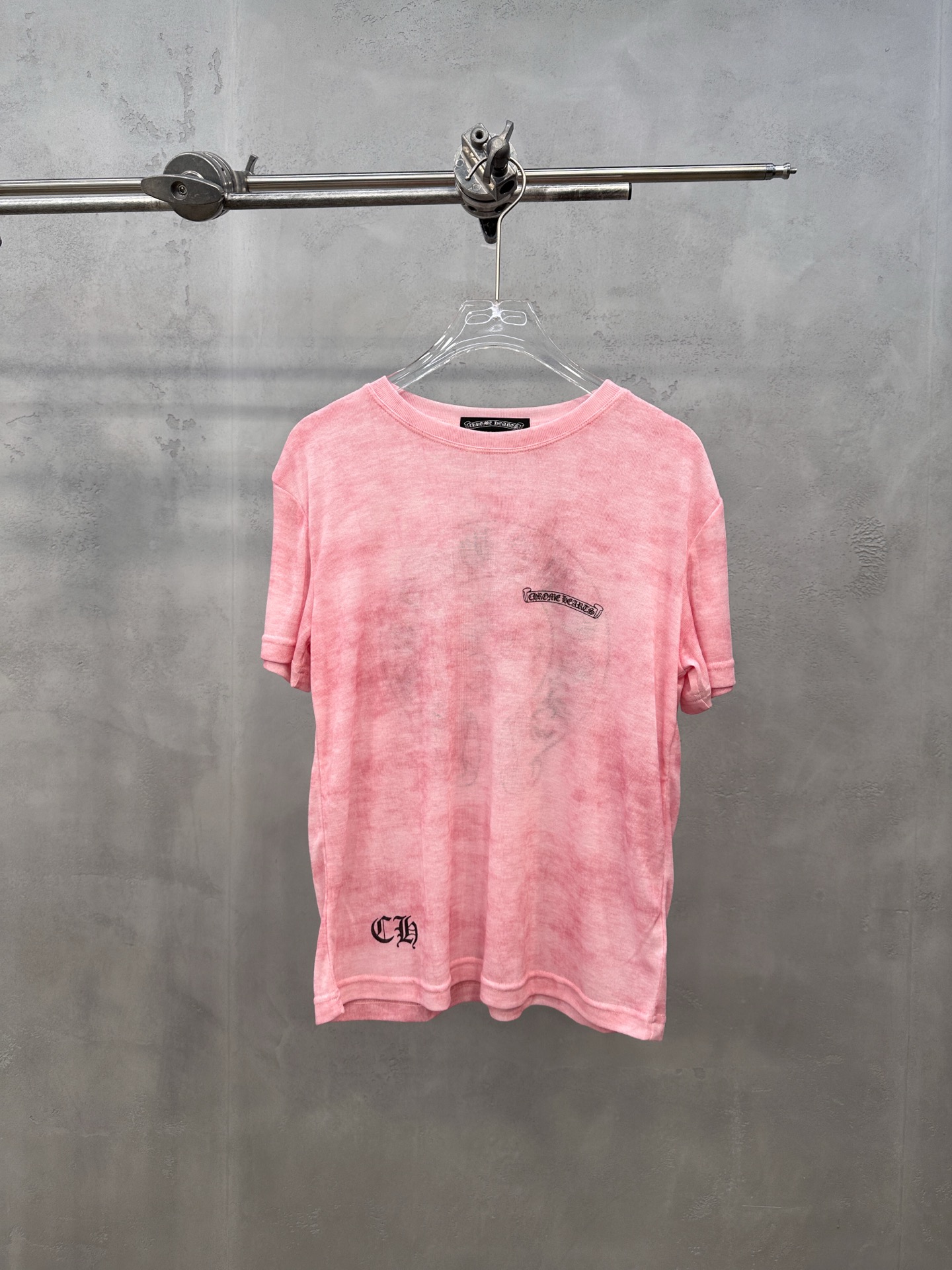 NO:864819,Chrome Hearts | New short-sleeved T-shirt, garment washed tie-dye process, front and back 4 printings, rayon-cotton blended fabric, casual fashion, size sml, Chrome Hearts-clothing, chrome hearts, T-shirt,19860909克罗心 ｜ 新款短袖t,成衣洗水扎染工艺,前后4处印花,人棉混纺面料,休闲时尚,尺码sml,克罗心-服装,chrome hearts,T-shirt,,Women's clothing