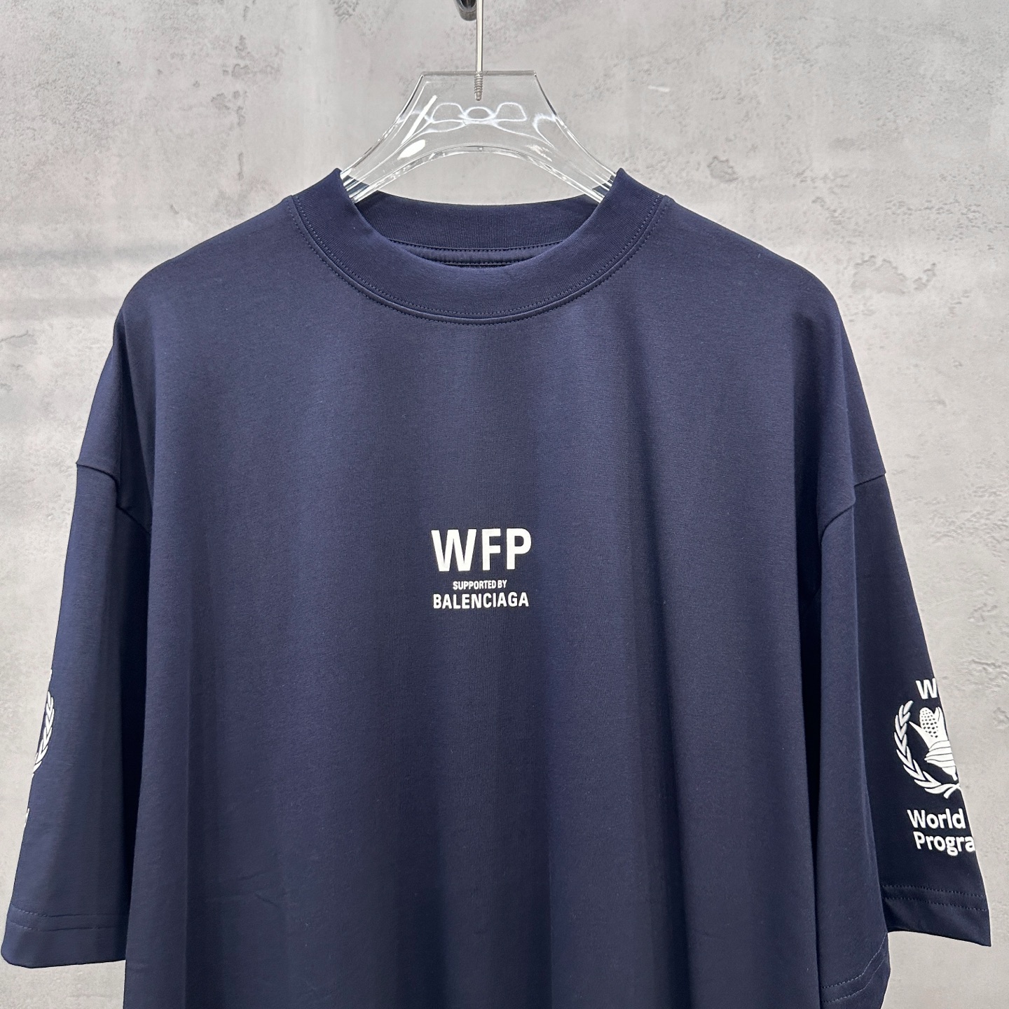巴黎 ｜ 新款短袖t，成衣洗水加多处印花工艺，休闲时尚，男女同款，尺码sml