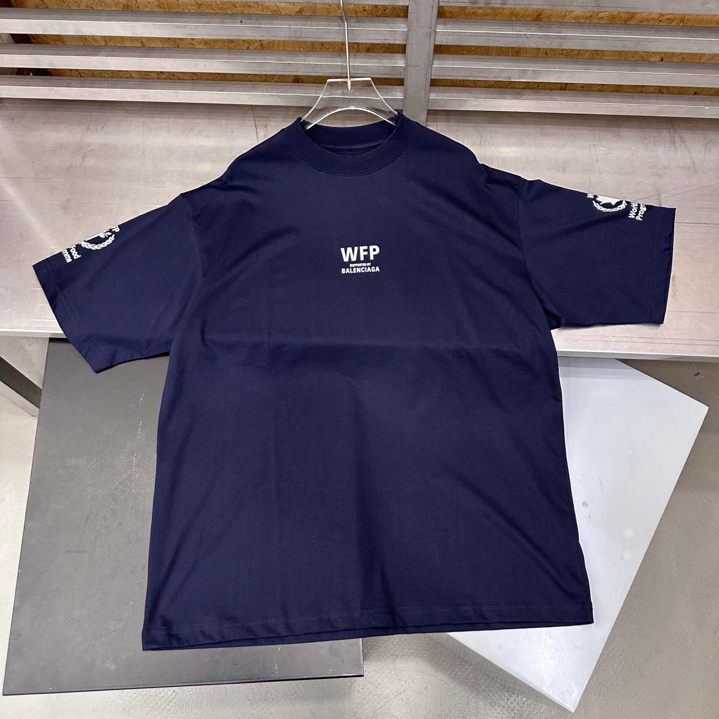 巴黎 ｜ 新款短袖t，成衣洗水加多处印花工艺，休闲时尚，男女同款，尺码sml