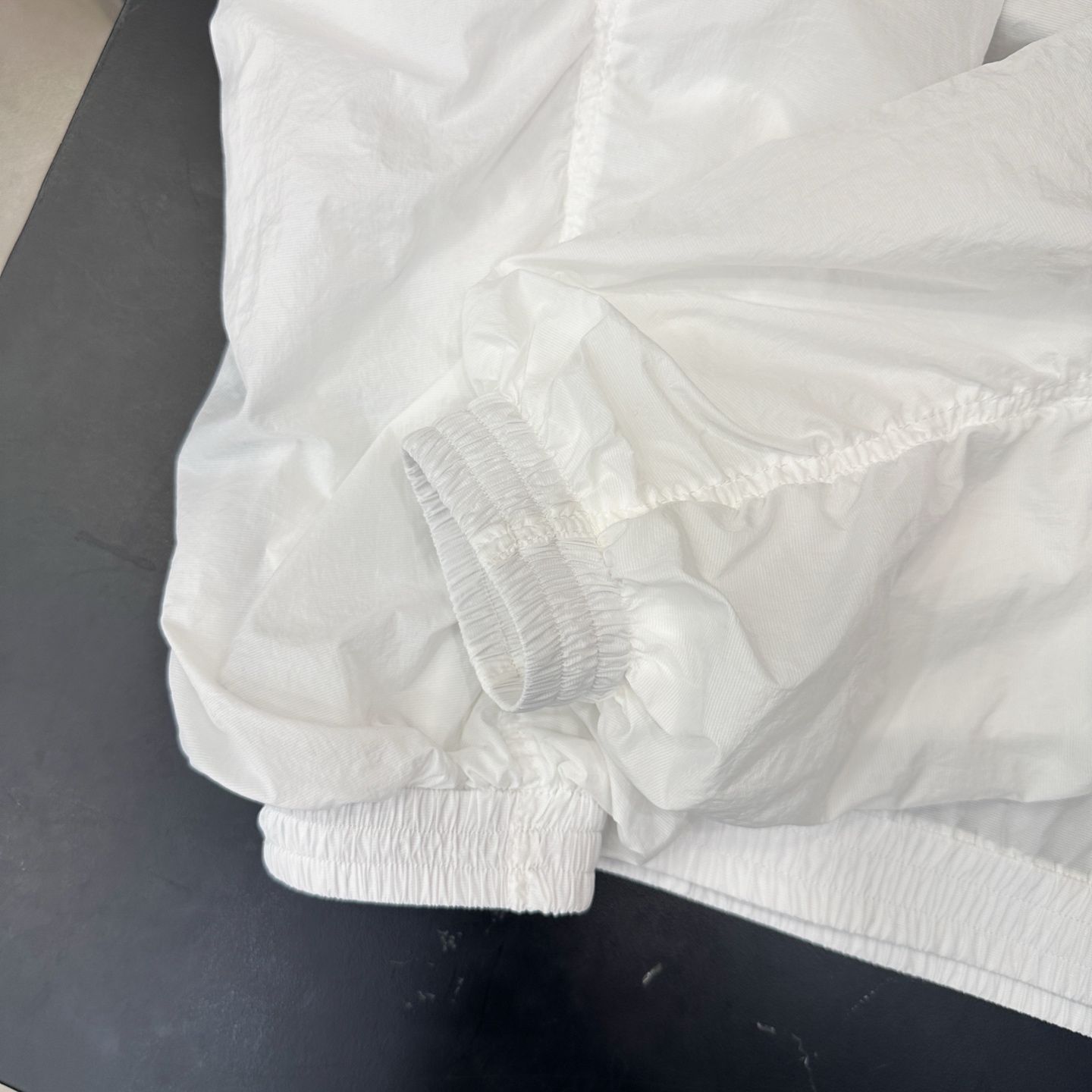 克罗心 ｜ 新款防晒衣，前后拔印印花，超薄防晒面料，时尚套头款式，男女同款，尺码sml