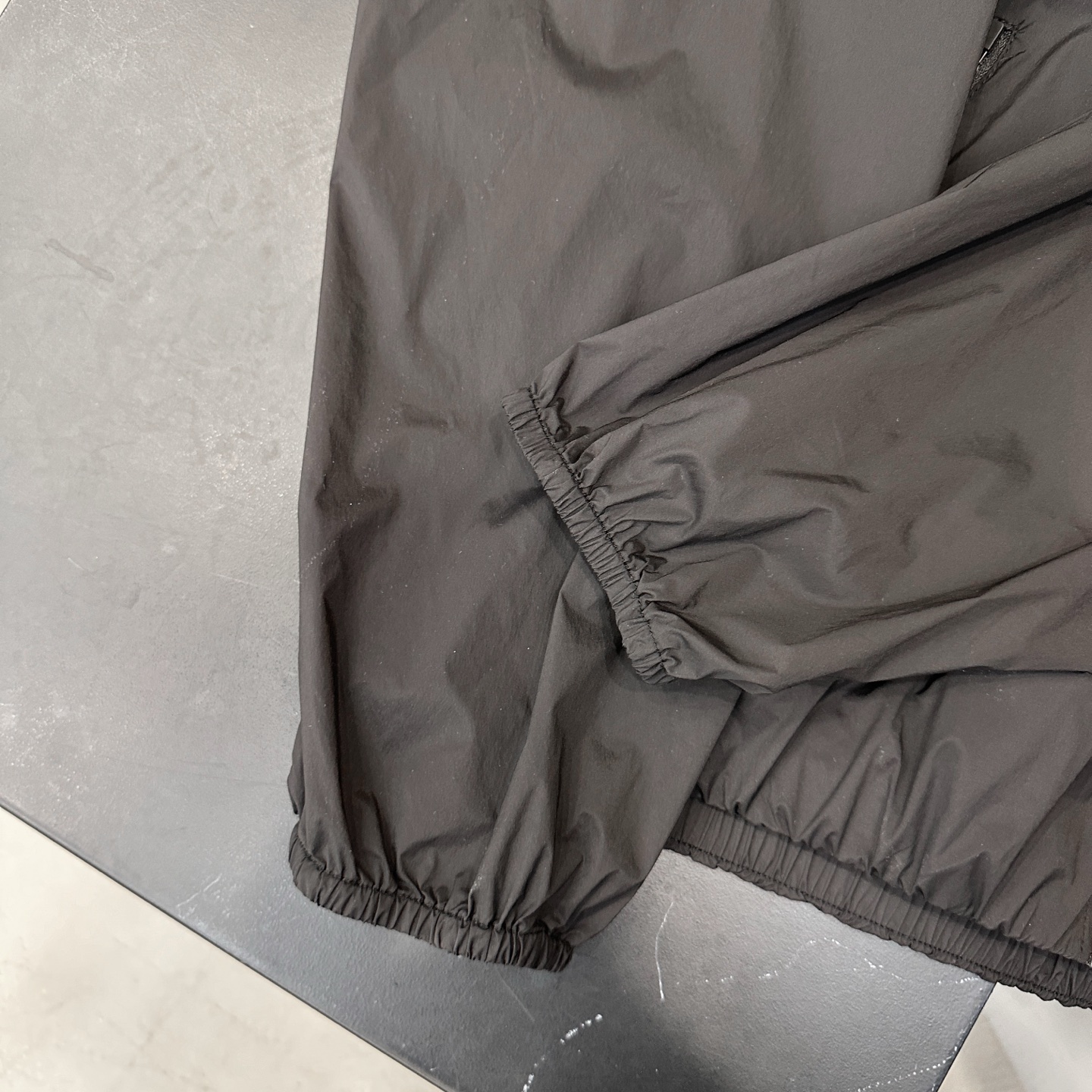 Acne ｜ 新款防晒衣，品牌经典前后字母印花，超薄防晒面料，结构开衫连帽款式，休闲时尚，尺码sml