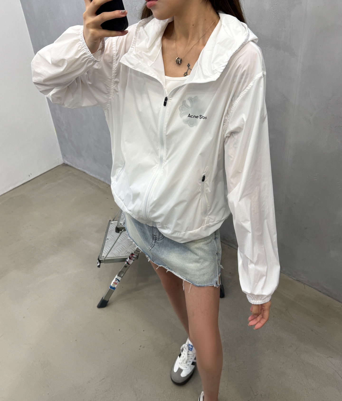 Acne ｜ 新款防晒衣，品牌经典前后字母印花，超薄防晒面料，结构开衫连帽款式，休闲时尚，尺码sml