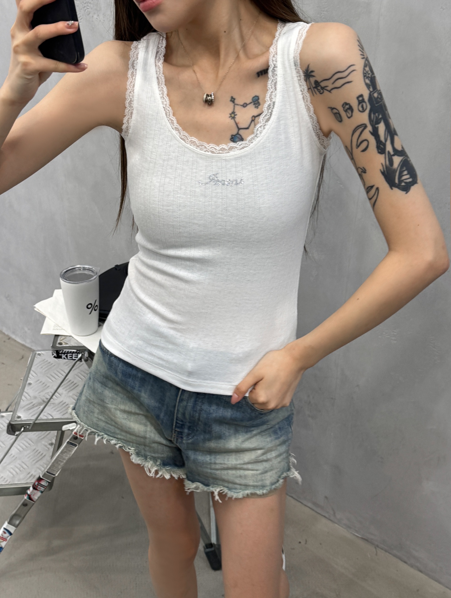 Acne ｜ 新款背心，品牌经典烫钻标，蕾丝拼接做工，休闲时尚，尺码sml