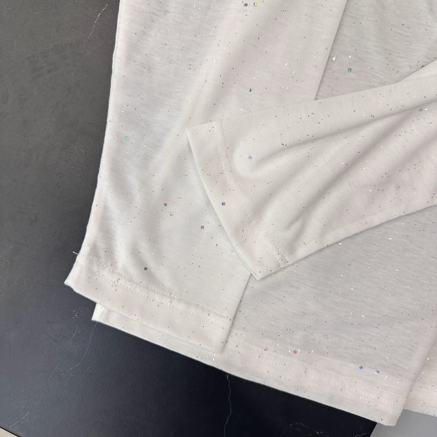 Acne ｜ 新款长袖t，进口特殊闪粉再生纤维面料，品牌经典刺绣标，特别单吊带款式设计，时尚休闲，尺码s