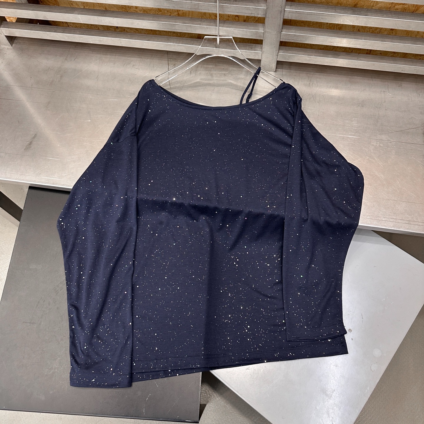 Acne ｜ 新款长袖t，进口特殊闪粉再生纤维面料，品牌经典刺绣标，特别单吊带款式设计，时尚休闲，尺码s