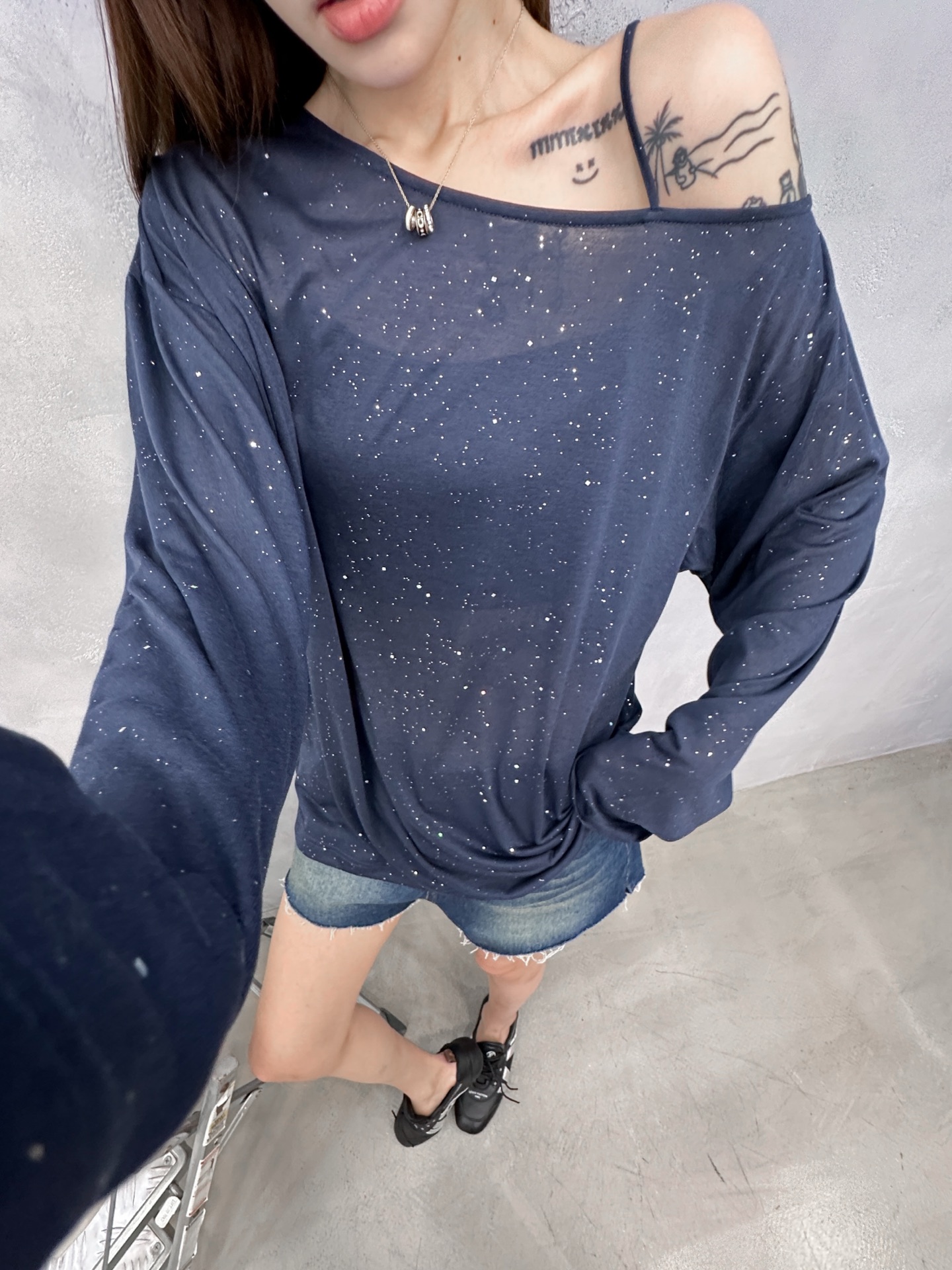 Acne ｜ 新款长袖t，进口特殊闪粉再生纤维面料，品牌经典刺绣标，特别单吊带款式设计，时尚休闲，尺码s
