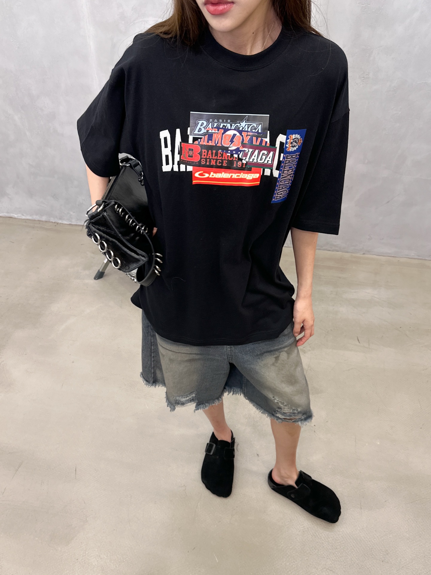 巴黎 ｜ 新款短袖t，成衣洗水刺绣加9色前后印花工艺，休闲时尚，男女同款，尺码sml