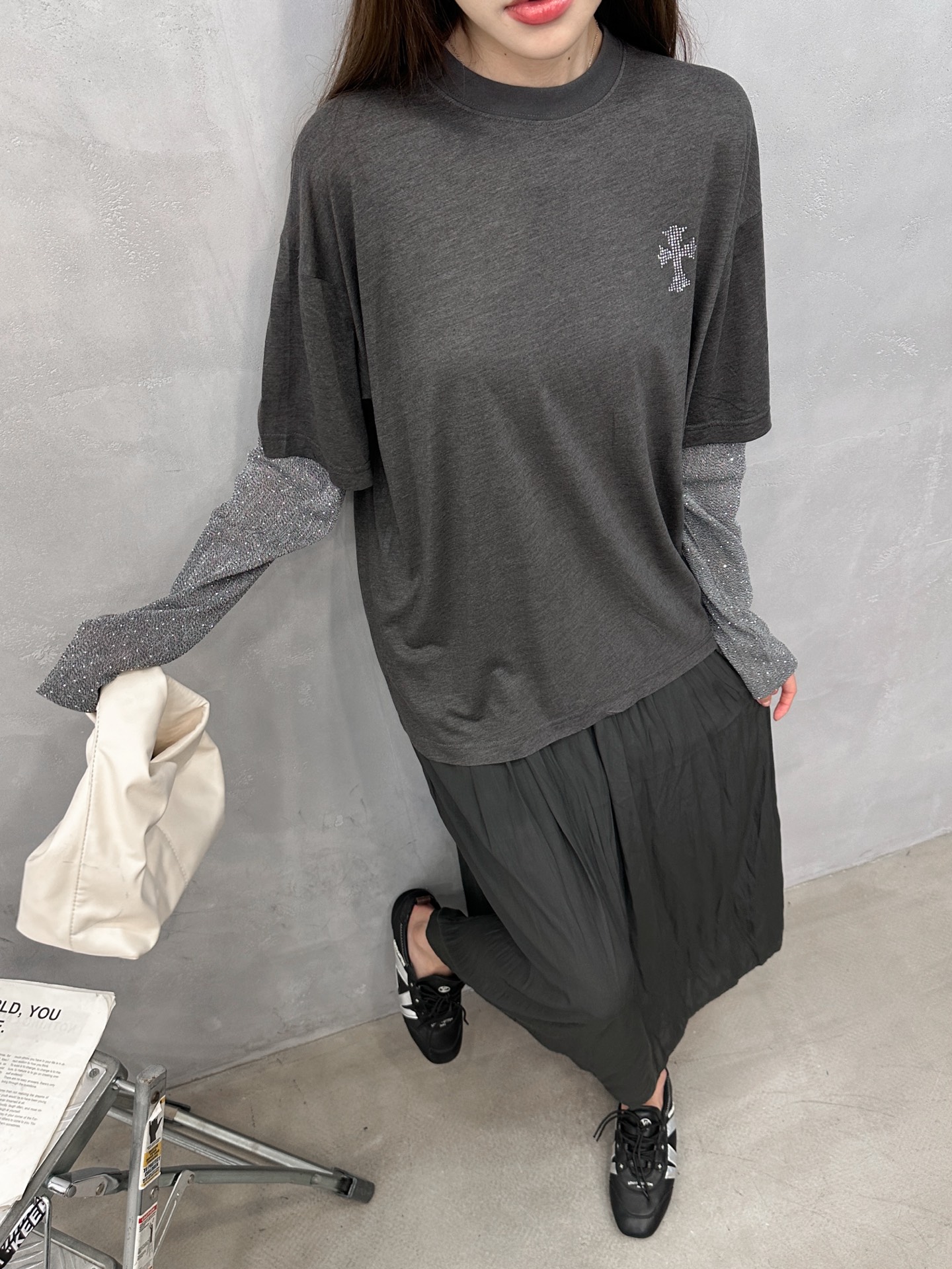 克罗心 ｜ 新款假两件长袖t，品牌经典前后烫钻标，进口莱赛尔羊毛面料拼接特殊网纱烫钻袖子，休闲时尚，尺码