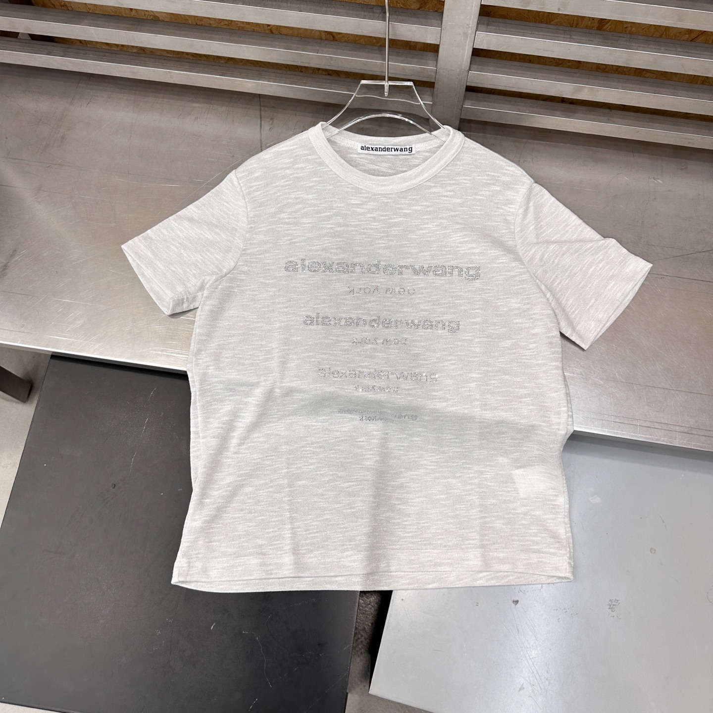 大王 ｜ 新款短袖t，品牌经典字母烫钻工艺，进口银丝环保纤维特殊面料，休闲时尚，尺码sml