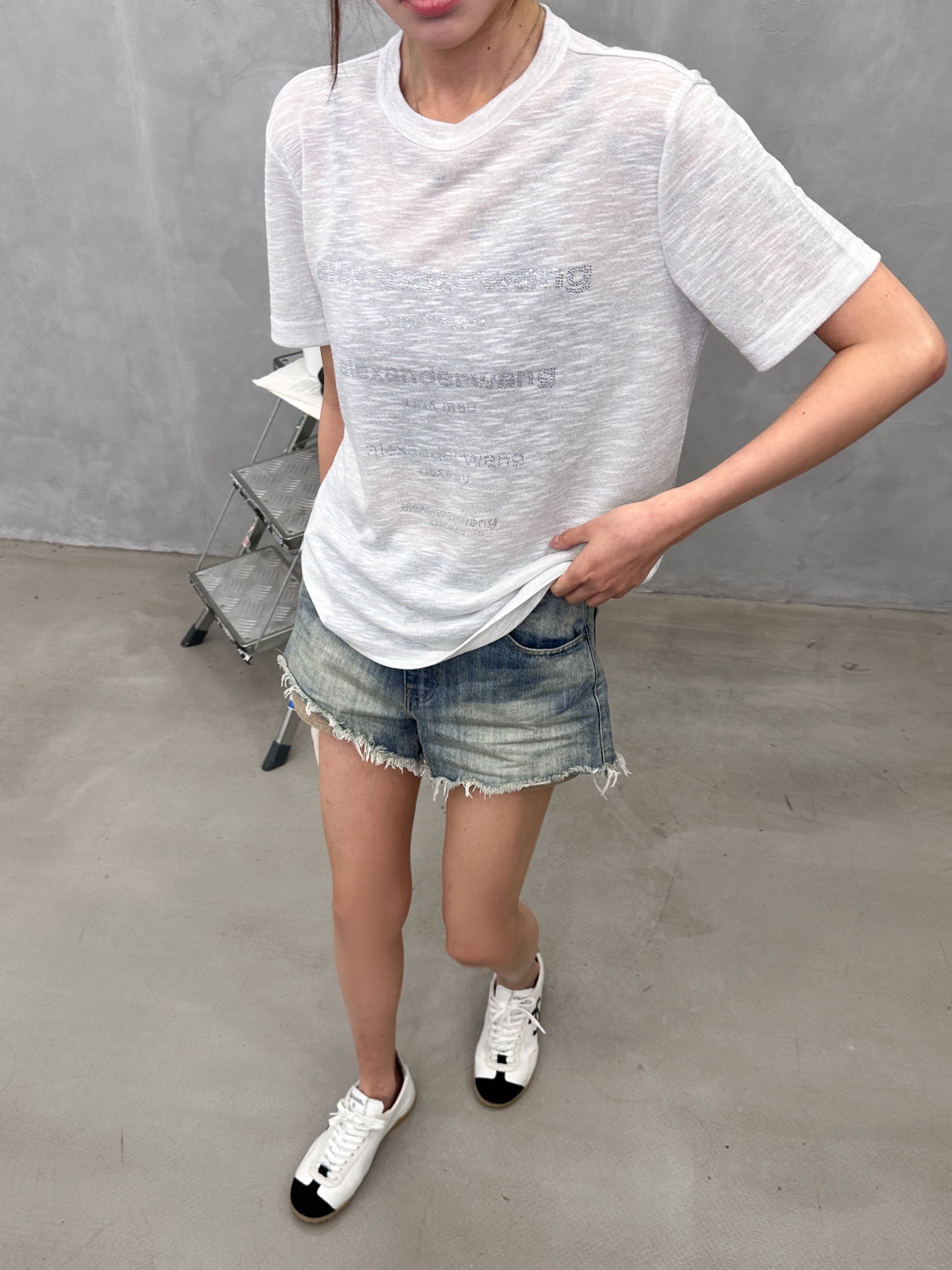 大王 ｜ 新款短袖t，品牌经典字母烫钻工艺，进口银丝环保纤维特殊面料，休闲时尚，尺码sml