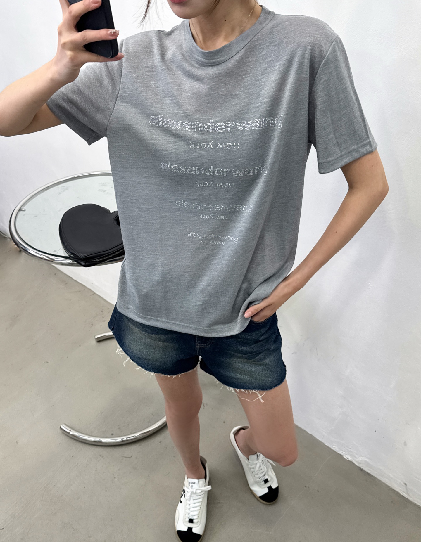 大王 ｜ 新款短袖t，品牌经典字母烫钻工艺，进口银丝环保纤维特殊面料，休闲时尚，尺码sml