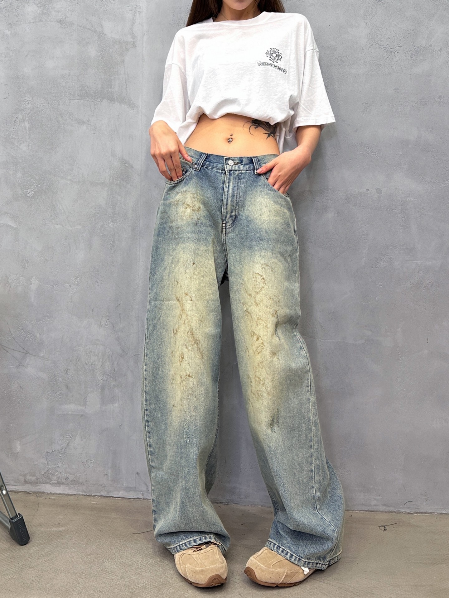 Acne ｜ 新款牛仔裤，成衣洗水喷色泥浆工艺加烫钻，休闲时尚，尺码sml