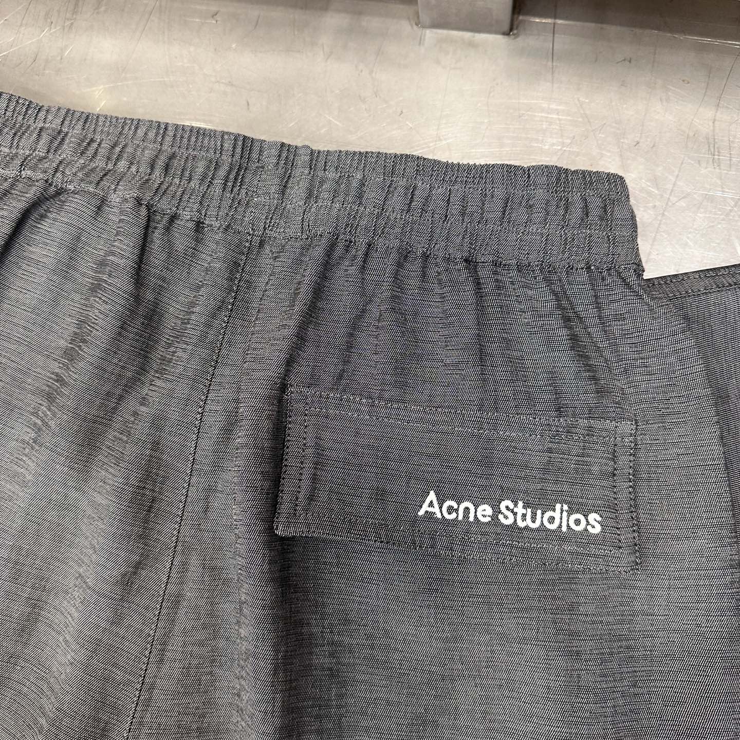 Acne ｜ 新款休闲工装裤，品牌经典刺绣标，特殊混纺纤维面料，时尚休闲，尺码sml