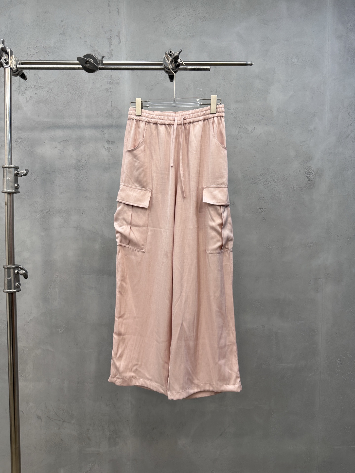 NO:887849,Acne | New casual overalls, brand classic embroidered logo, special blended fiber fabric, fashionable and casual, size sml, women's clothing, acne studios,19860909Acne ｜ 新款休闲工装裤,品牌经典刺绣标,特殊混纺纤维面料,时尚休闲,尺码sml,女装,acne studios,,Women's clothing