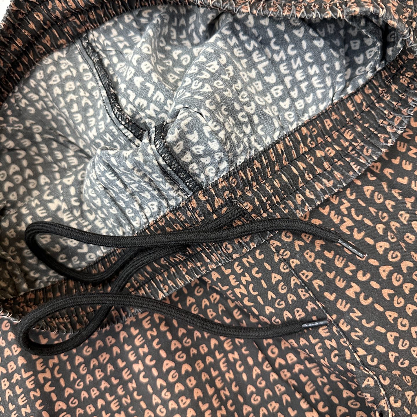 巴黎 ｜ 新款休闲裤，成衣洗水加软工艺加坯布数码印花，时尚休闲，尺码sml