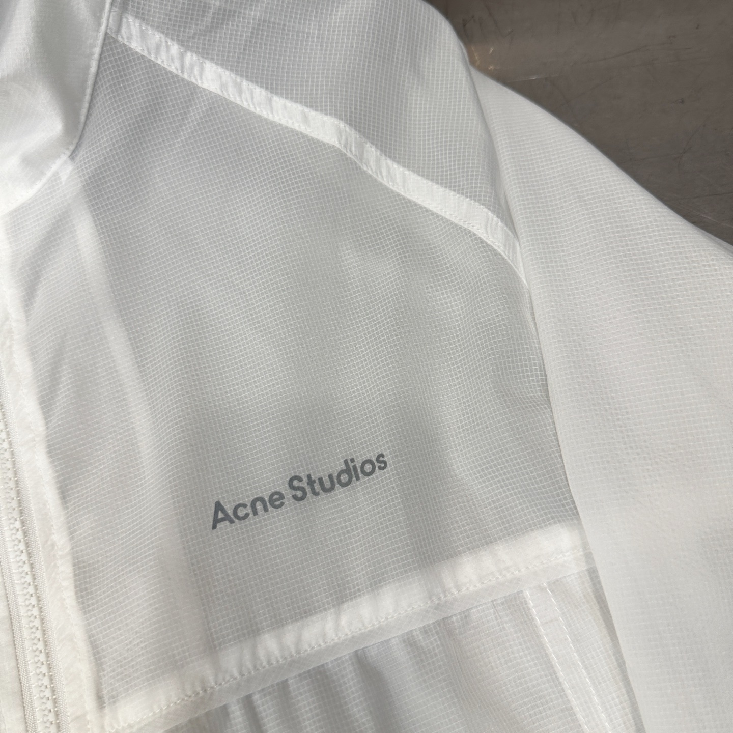 Acne ｜ 新款防晒上衣，品牌经典反光印花标，机边绳结构款式设计，休闲时尚，尺码sml