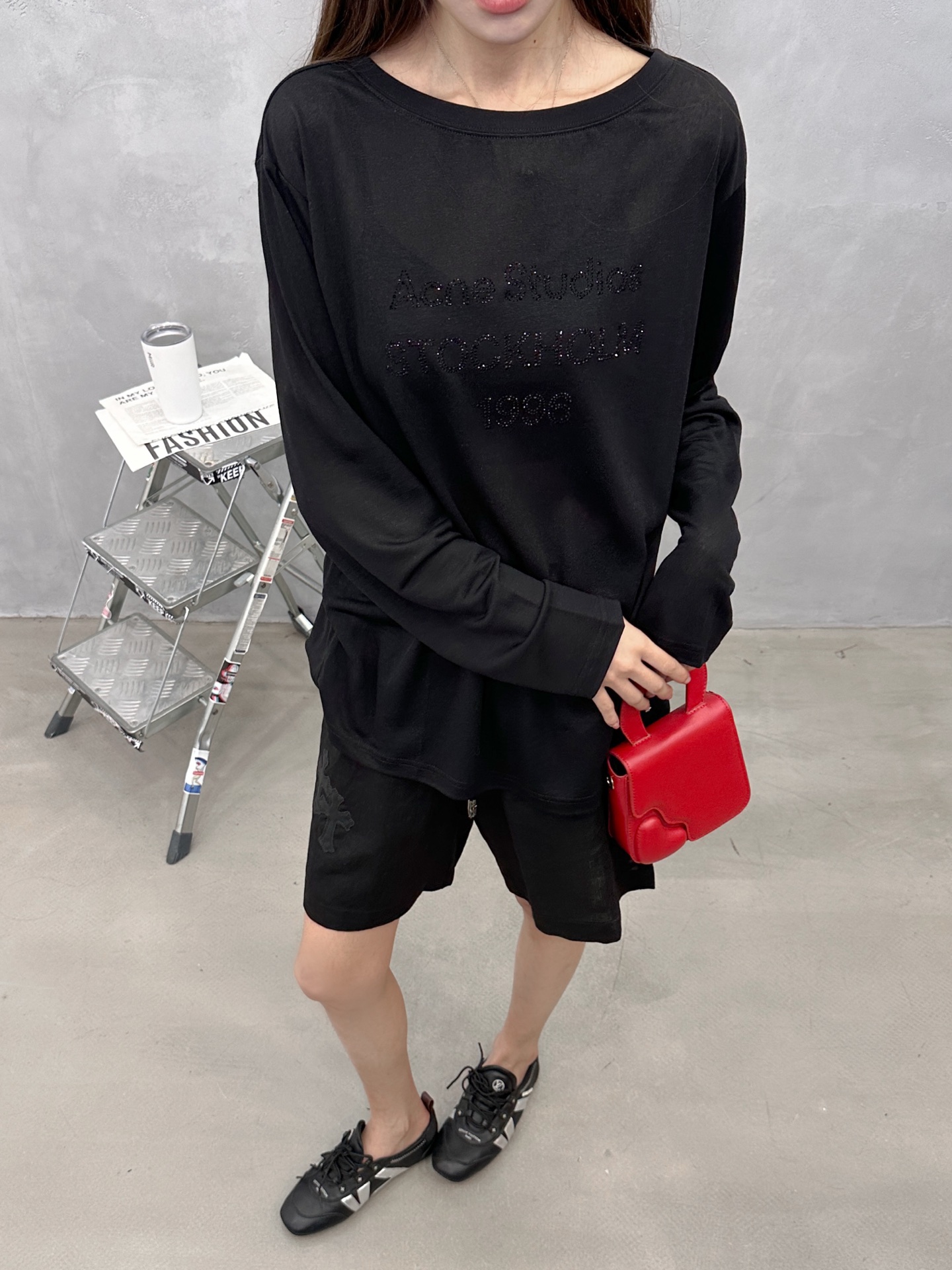 Acne ｜ 新款长袖打底，品牌经典字母烫钻工艺，进口天丝亚麻面料拼接蕾丝款式，休闲时尚，尺码sml