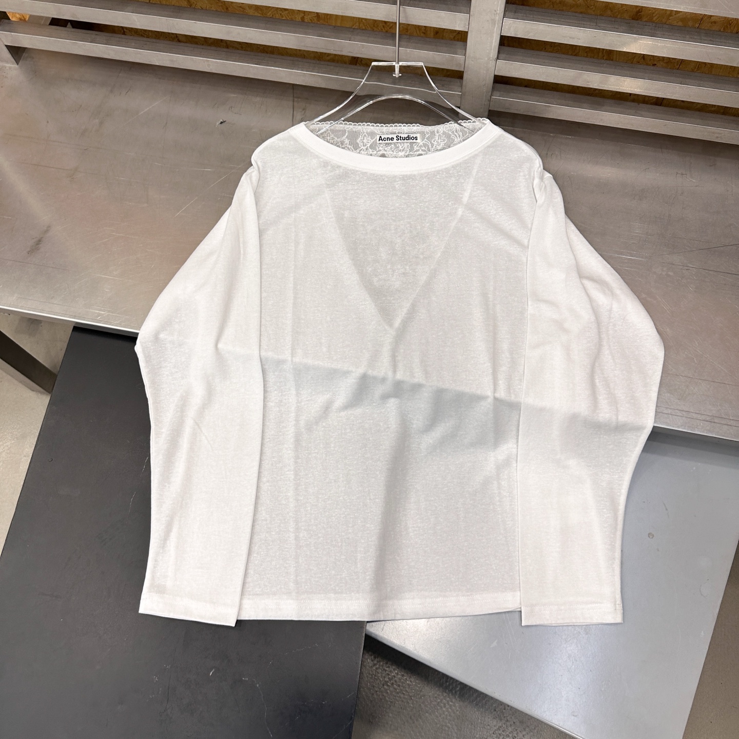 Acne ｜ 新款长袖打底，品牌经典字母烫钻工艺，进口天丝亚麻面料拼接蕾丝款式，休闲时尚，尺码sml