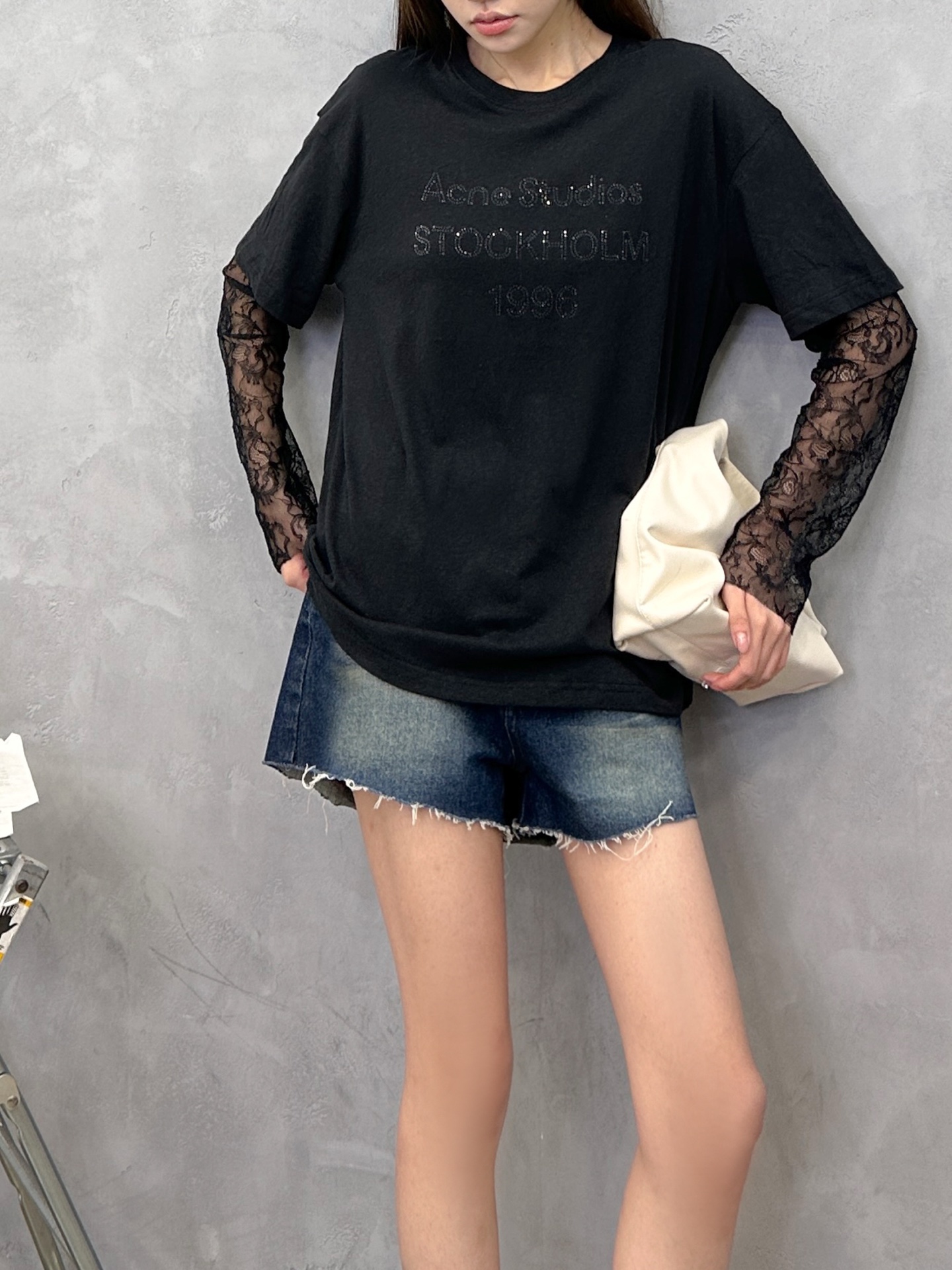 Acne ｜ 新款假两件长袖t，品牌经典字母烫钻工艺，高黏棉面料拼接蕾丝袖假两件款式，时尚休闲，尺码sm