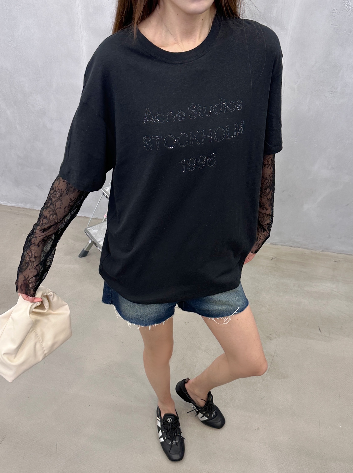 Acne ｜ 新款假两件长袖t，品牌经典字母烫钻工艺，高黏棉面料拼接蕾丝袖假两件款式，时尚休闲，尺码sm