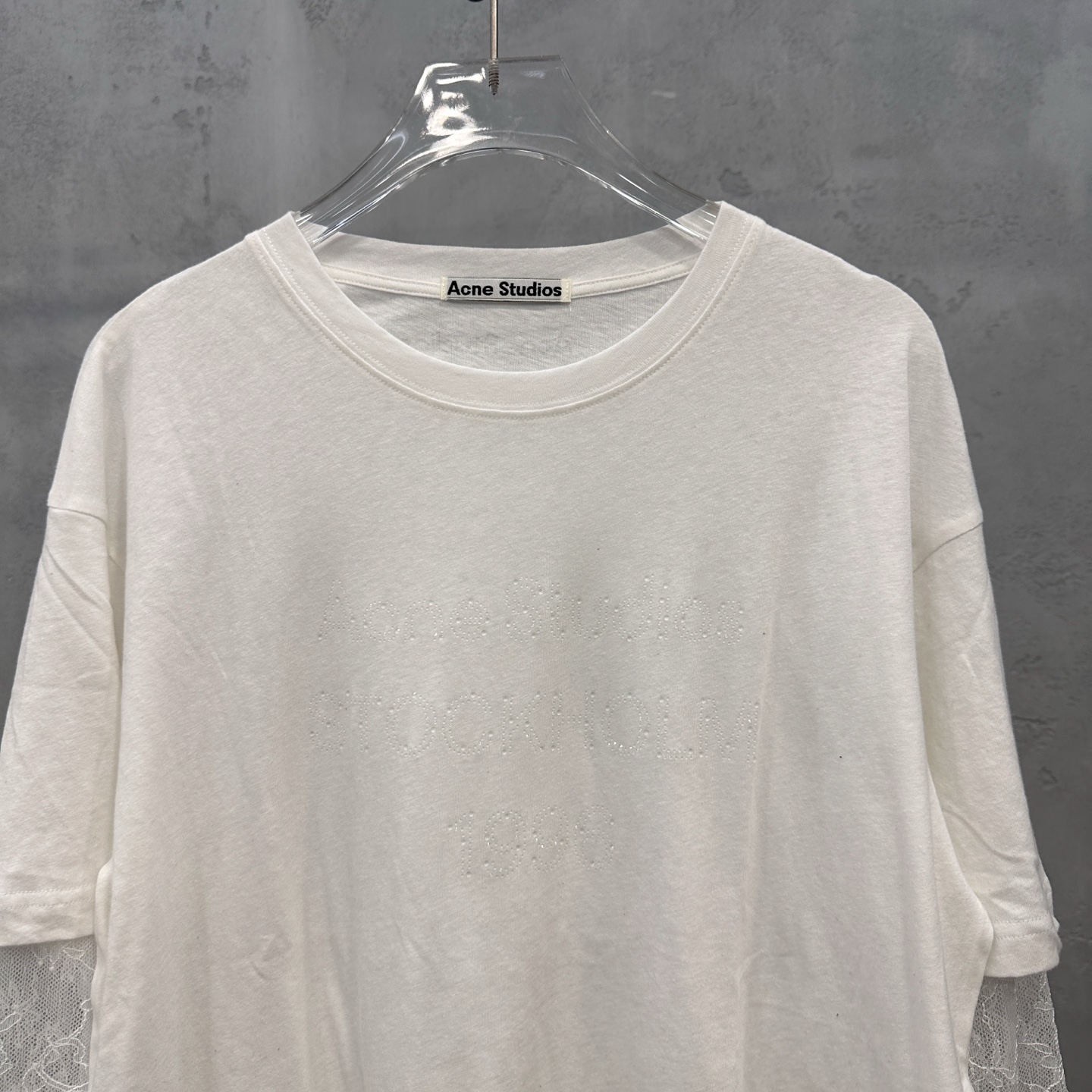Acne ｜ 新款假两件长袖t，品牌经典字母烫钻工艺，高黏棉面料拼接蕾丝袖假两件款式，时尚休闲，尺码sm