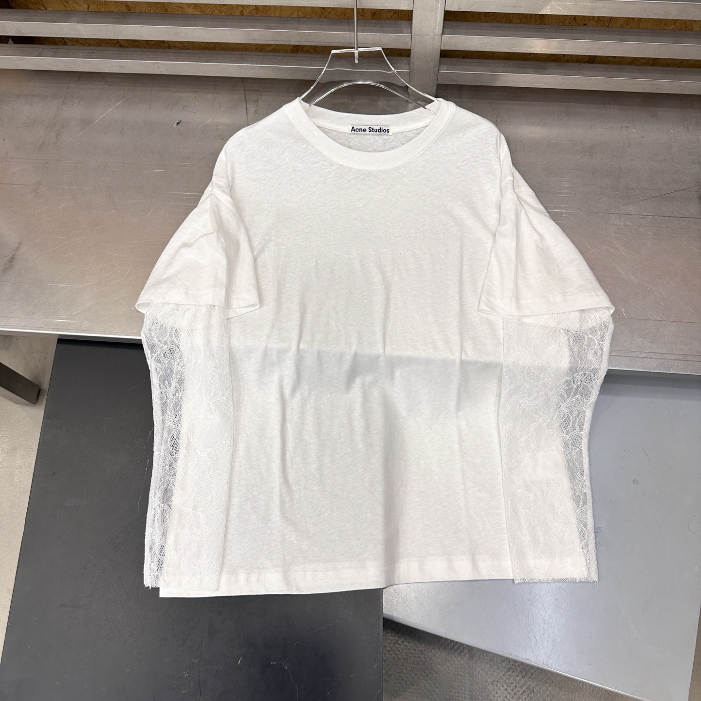 Acne ｜ 新款假两件长袖t，品牌经典字母烫钻工艺，高黏棉面料拼接蕾丝袖假两件款式，时尚休闲，尺码sm