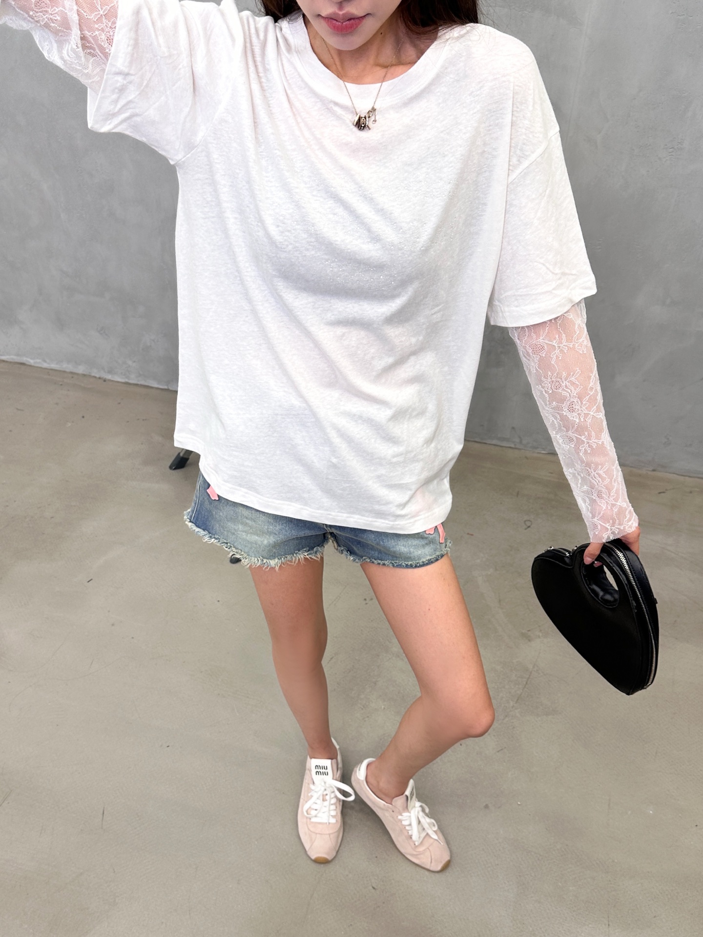 Acne ｜ 新款假两件长袖t，品牌经典字母烫钻工艺，高黏棉面料拼接蕾丝袖假两件款式，时尚休闲，尺码sm