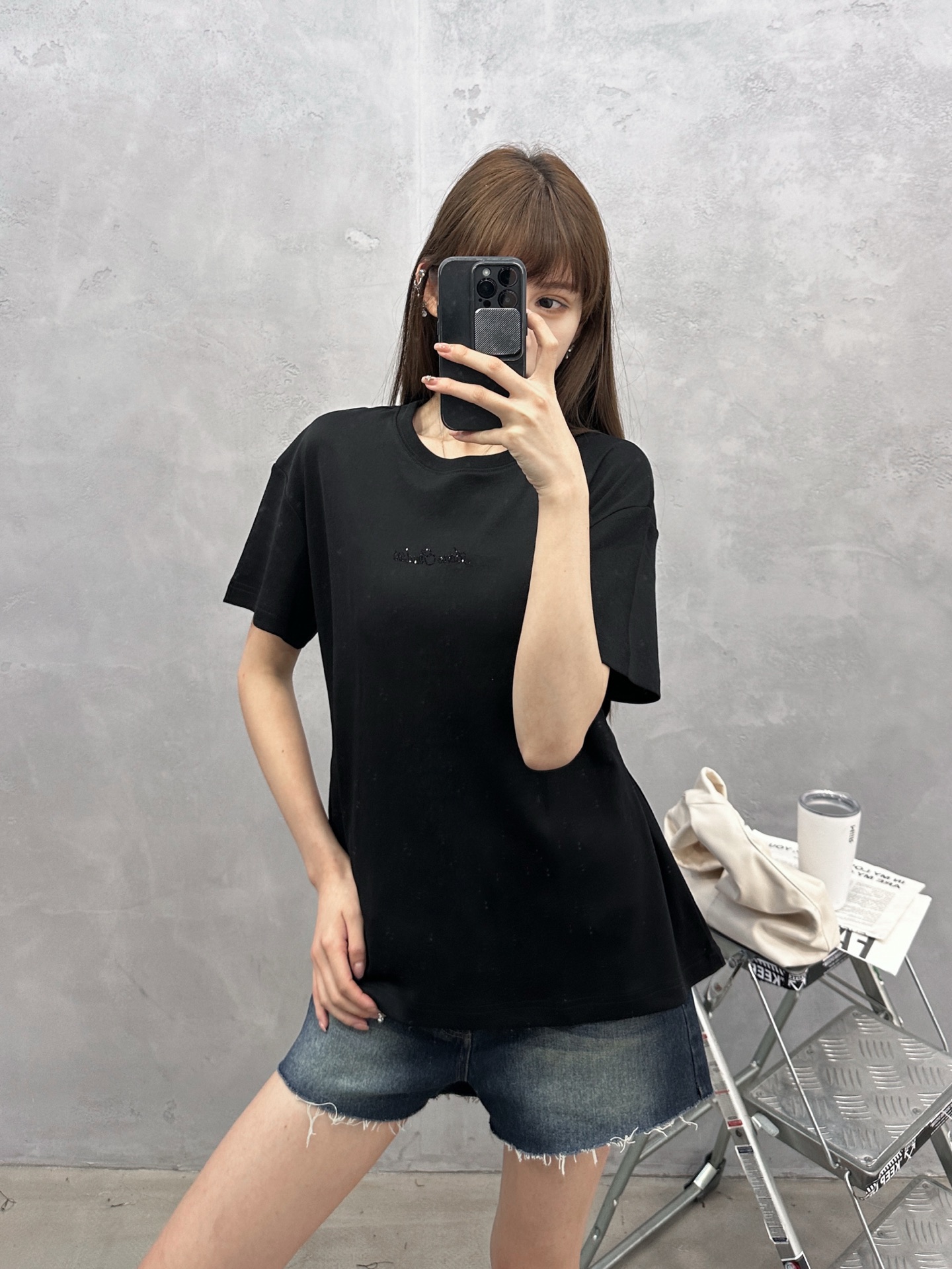 Acne ｜ 新款短袖t，品牌经典烫钻标，特别收腰款式，休闲时尚，尺码sml