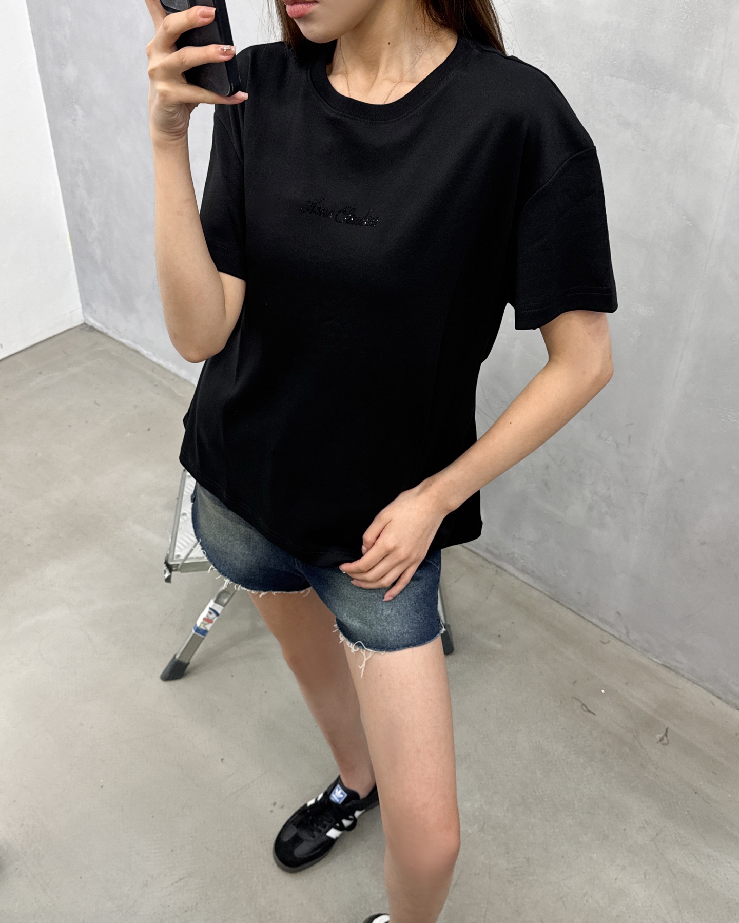 Acne ｜ 新款短袖t，品牌经典烫钻标，特别收腰款式，休闲时尚，尺码sml