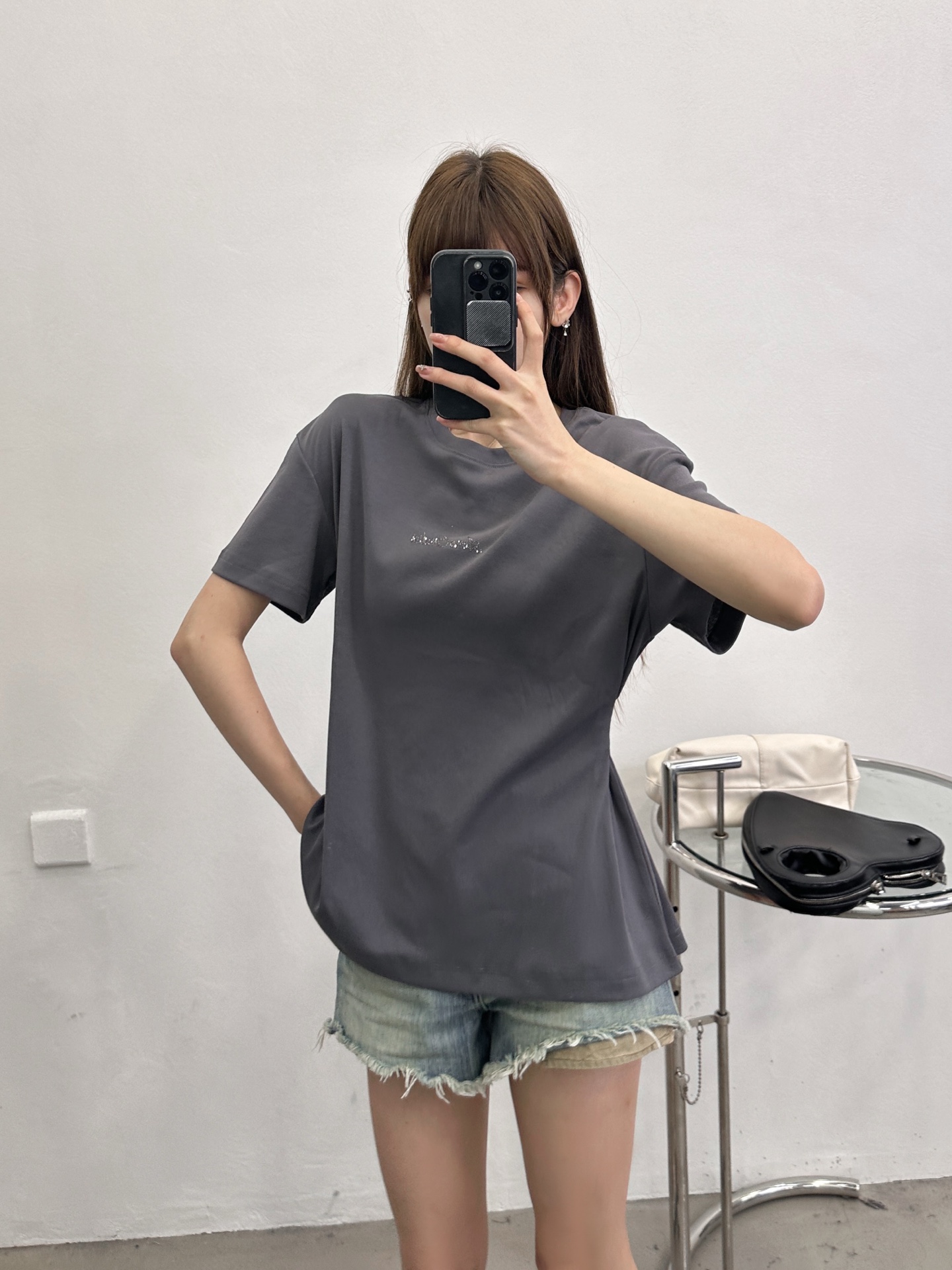 Acne ｜ 新款短袖t，品牌经典烫钻标，特别收腰款式，休闲时尚，尺码sml