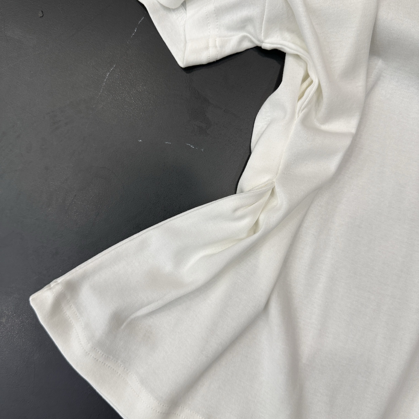 Acne ｜ 新款短袖t，品牌经典烫钻标，特别收腰款式，休闲时尚，尺码sml