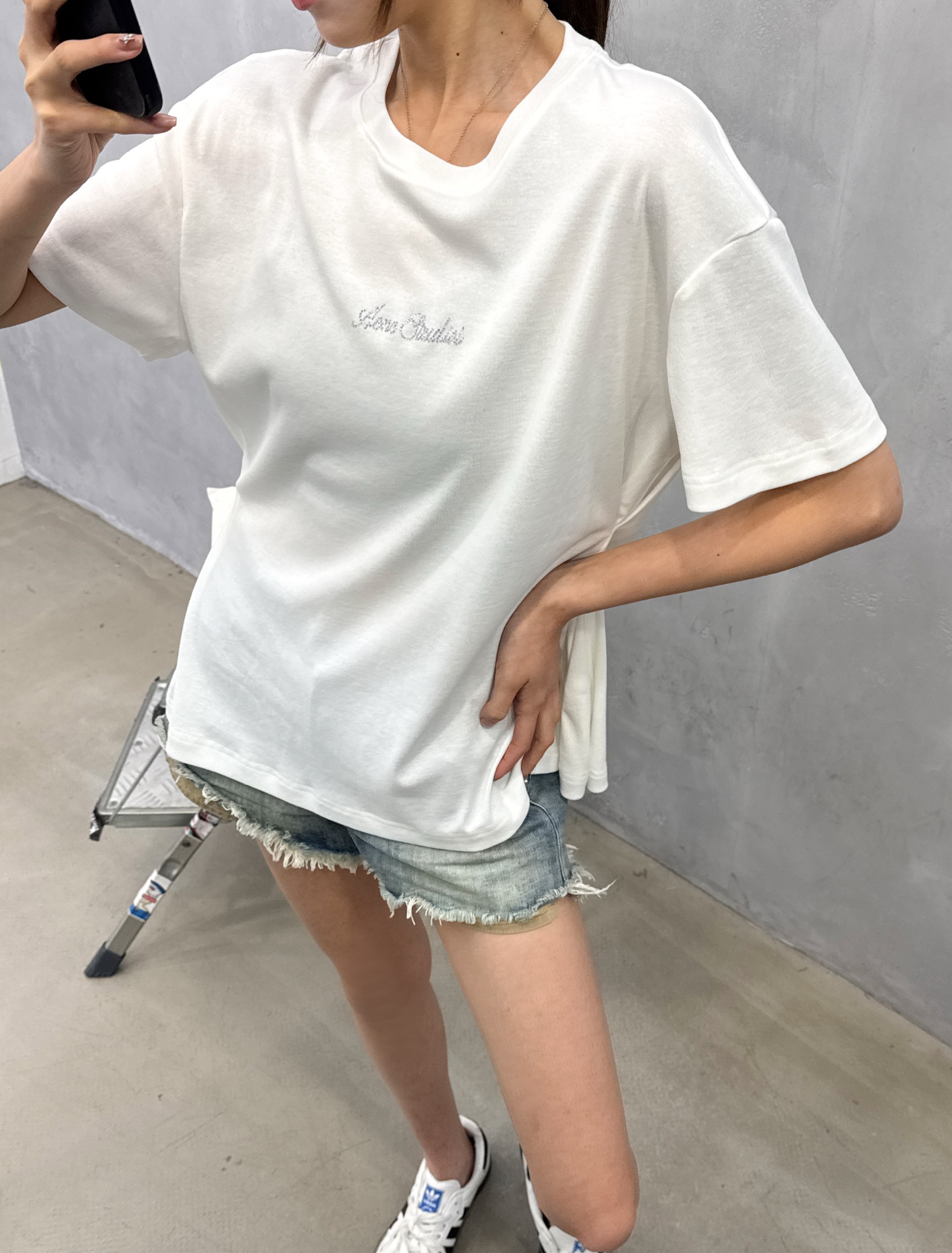 Acne ｜ 新款短袖t，品牌经典烫钻标，特别收腰款式，休闲时尚，尺码sml