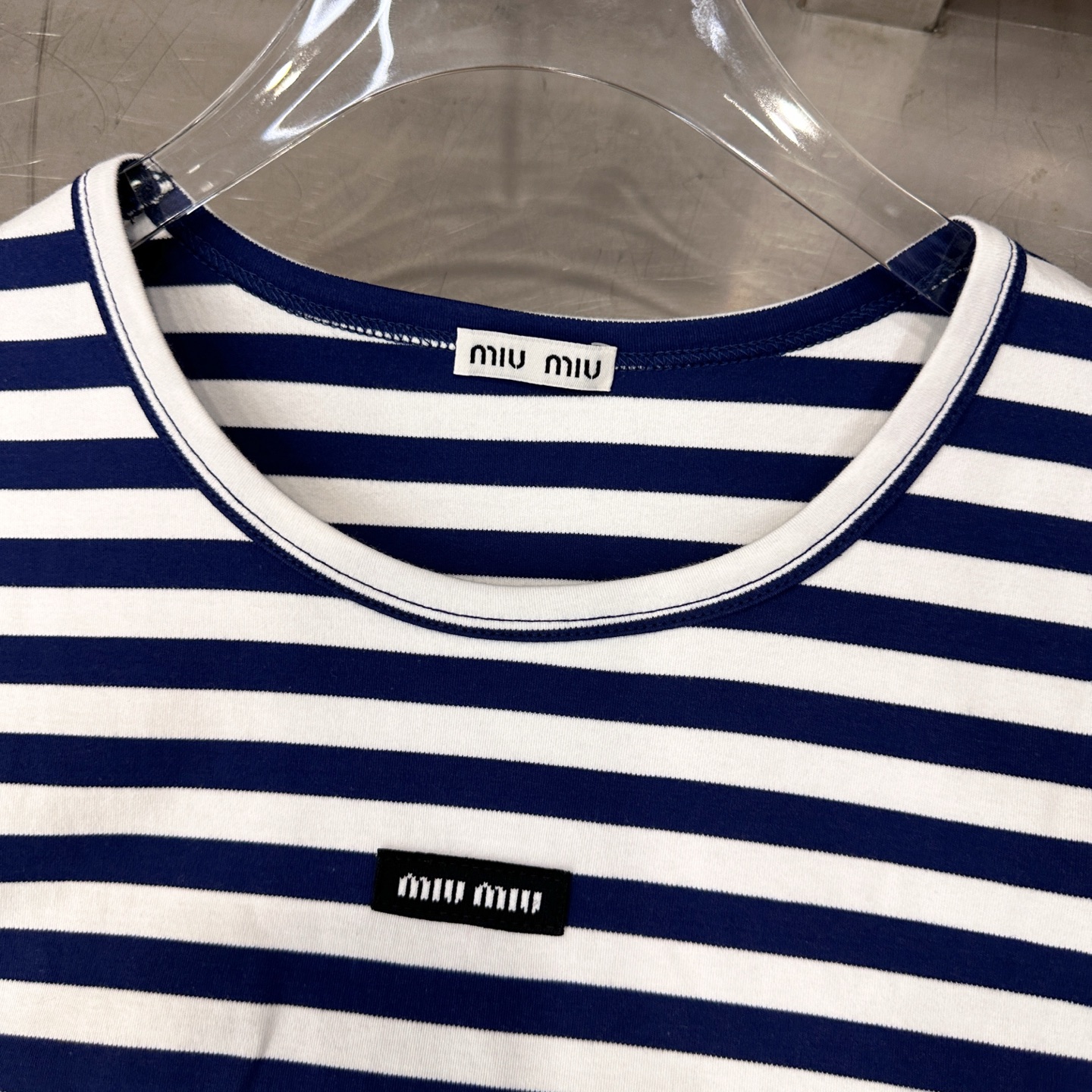 miu ｜ 新款短袖t，品牌经典刺绣标，进口全棉色织条纹面料，休闲时尚，尺码sml