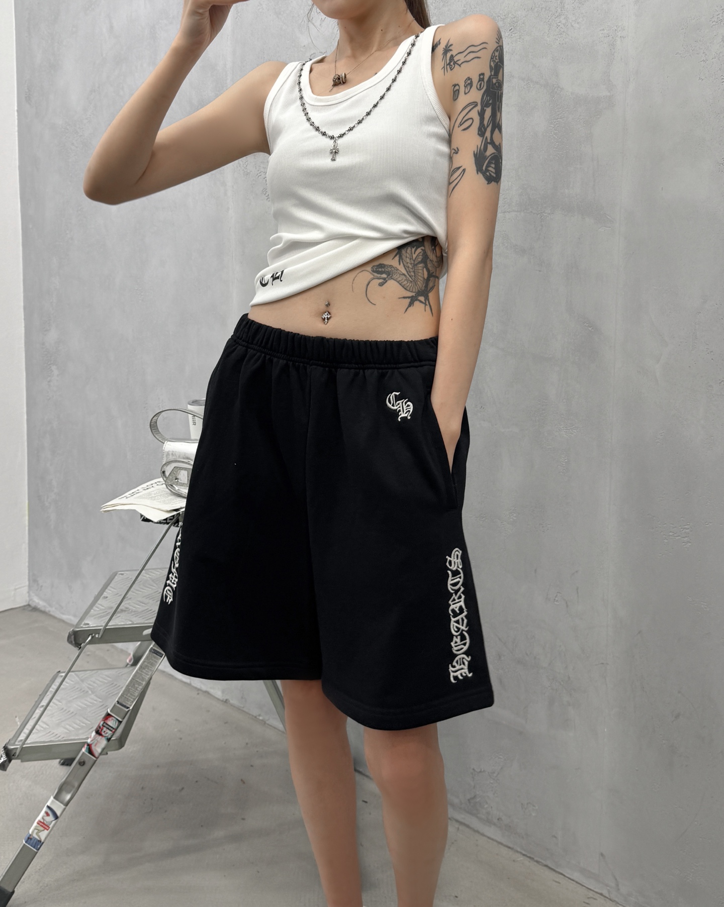 克罗心 ｜ 新款休闲短裤，成衣洗水加多处刺绣工艺，时尚休闲，男女同款，尺码sml