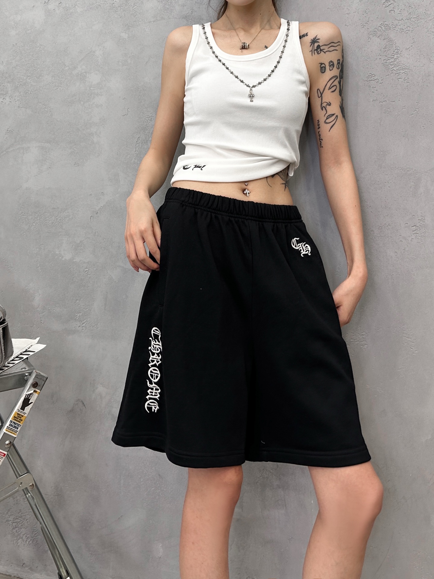 克罗心 ｜ 新款休闲短裤，成衣洗水加多处刺绣工艺，时尚休闲，男女同款，尺码sml
