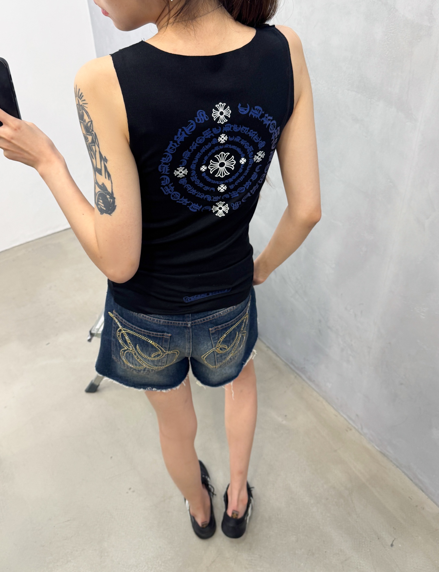 克罗心 ｜ 新款休闲背心，进口天丝面料，品牌经典多处印花图案，时尚休闲，尺码sml