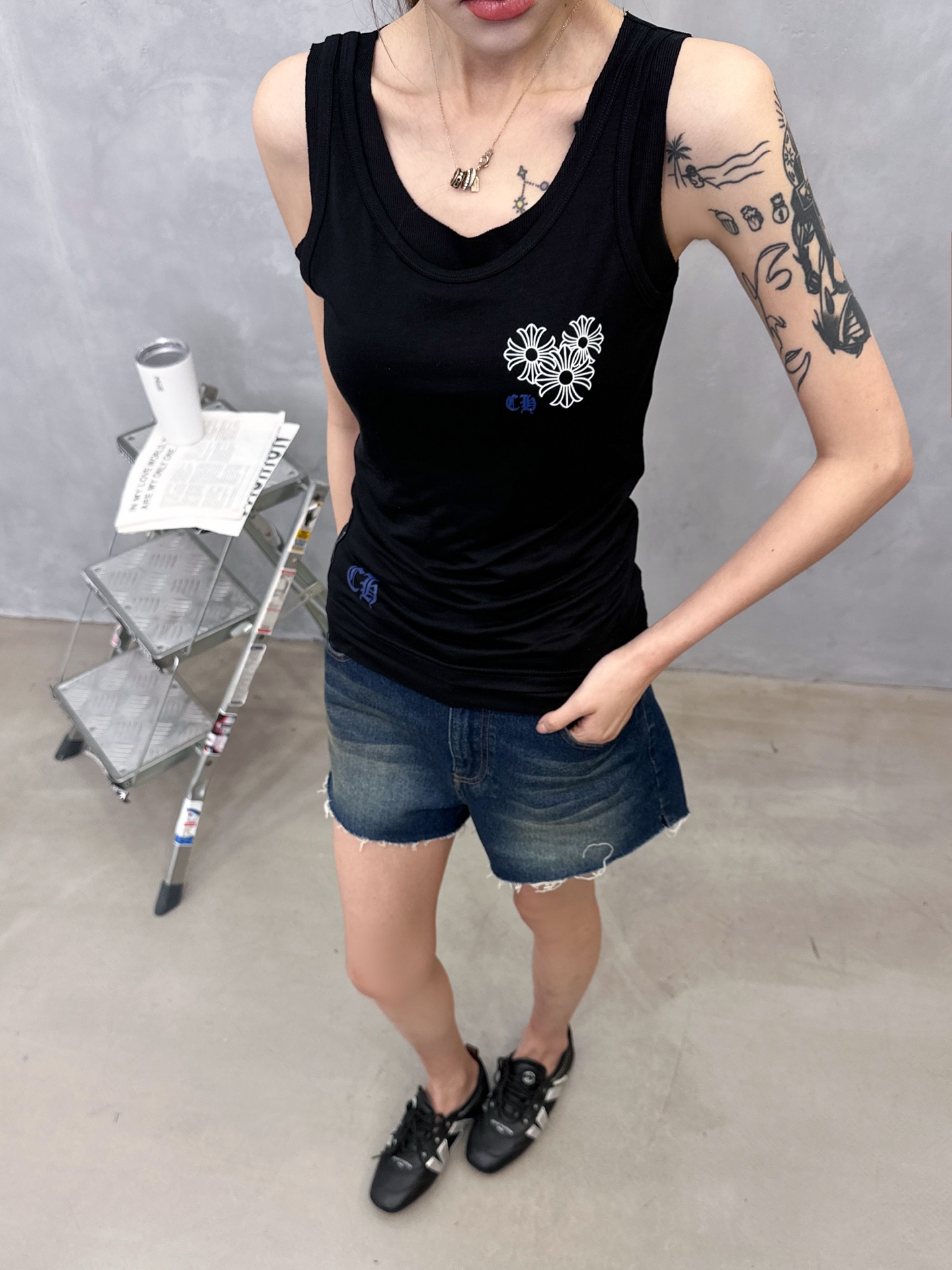 克罗心 ｜ 新款休闲背心，进口天丝面料，品牌经典多处印花图案，时尚休闲，尺码sml