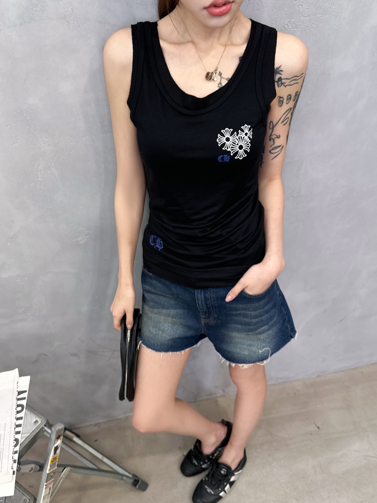 克罗心 ｜ 新款休闲背心，进口天丝面料，品牌经典多处印花图案，时尚休闲，尺码sml